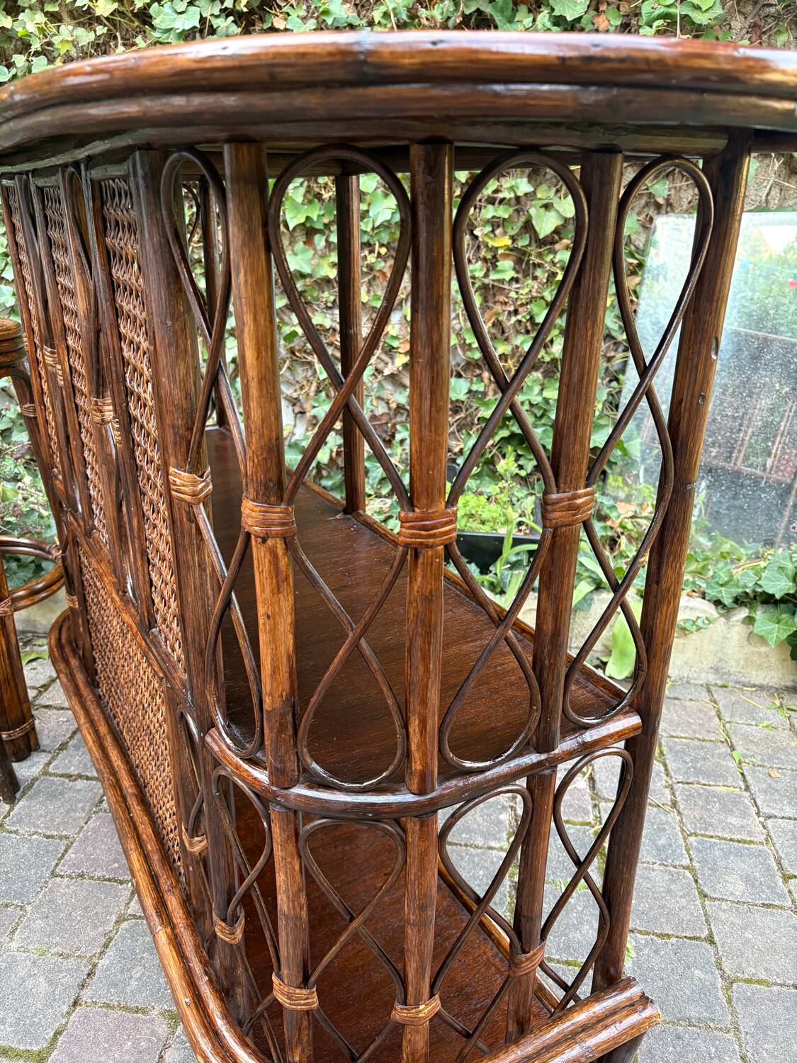Rattan bar and vintage stools