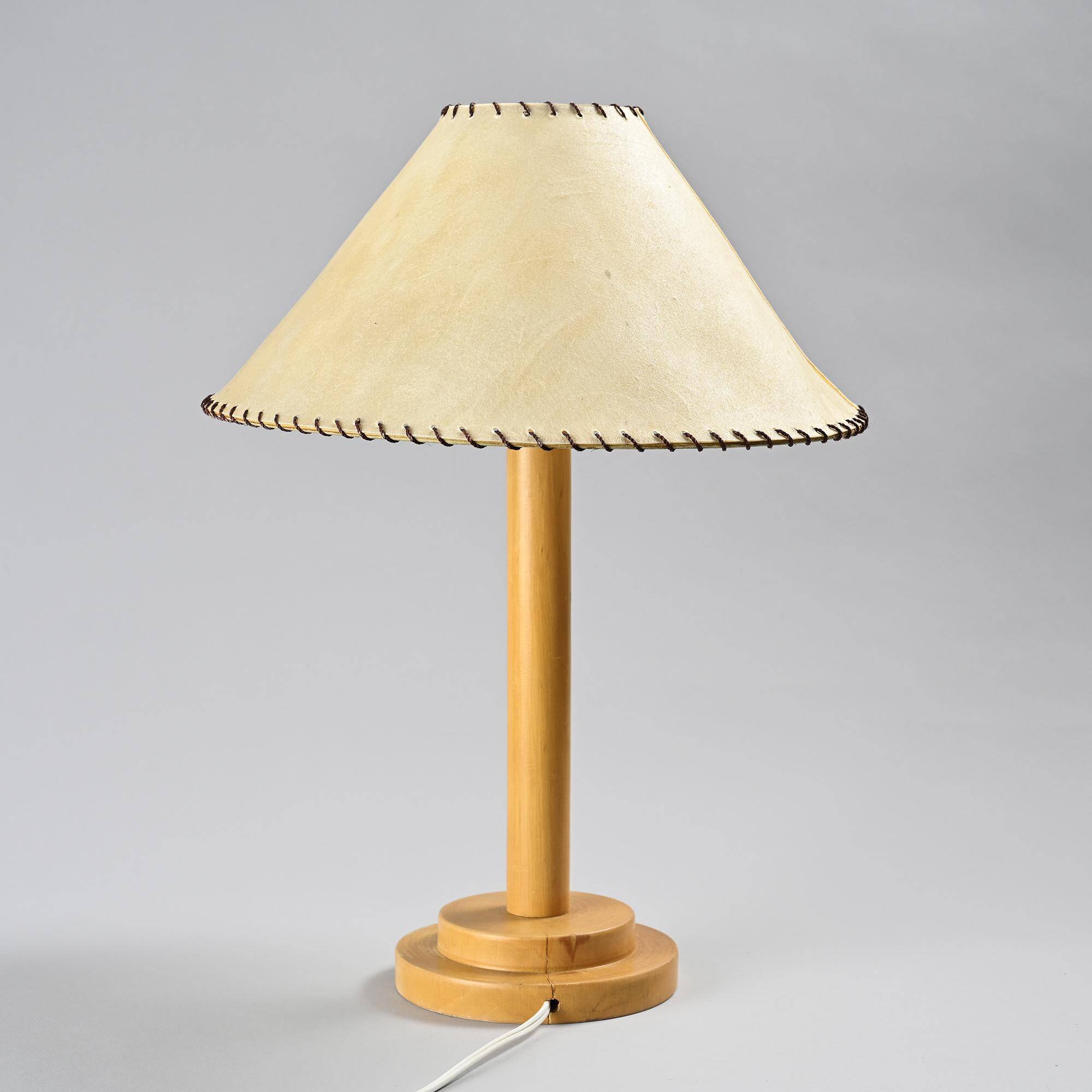 Turned wooden table lamp, French work, 1970s.