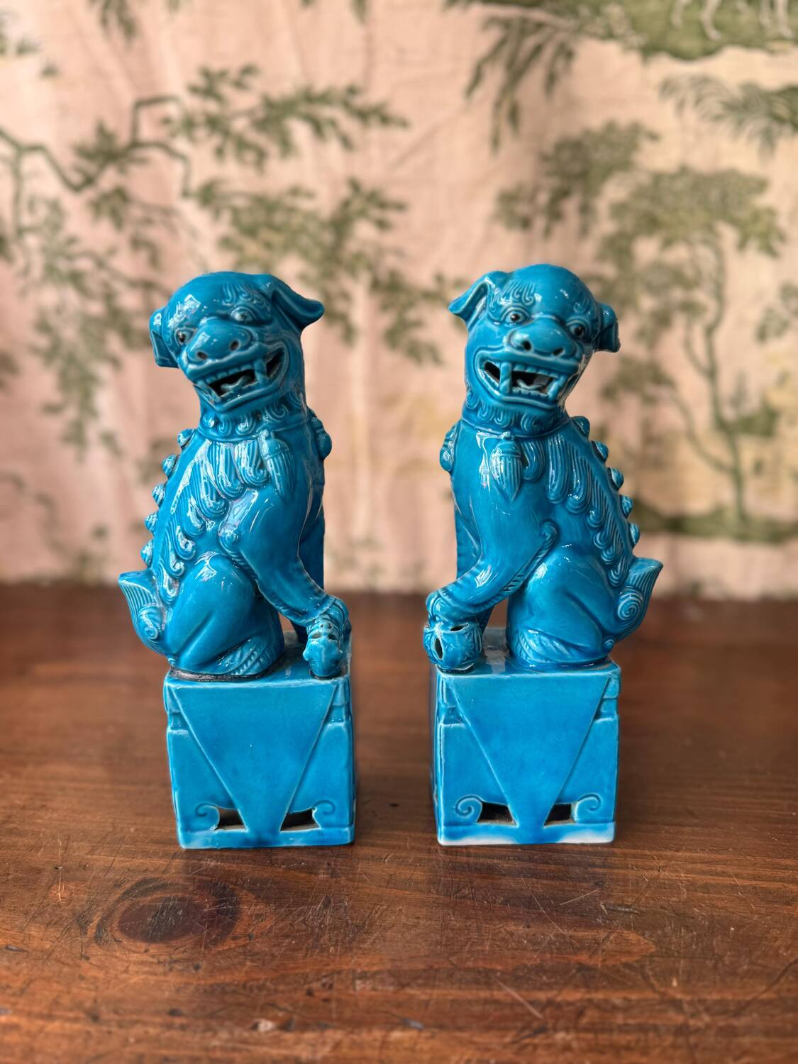 Paire de chiens de Foo en porcelaine - Chine, époque République (début