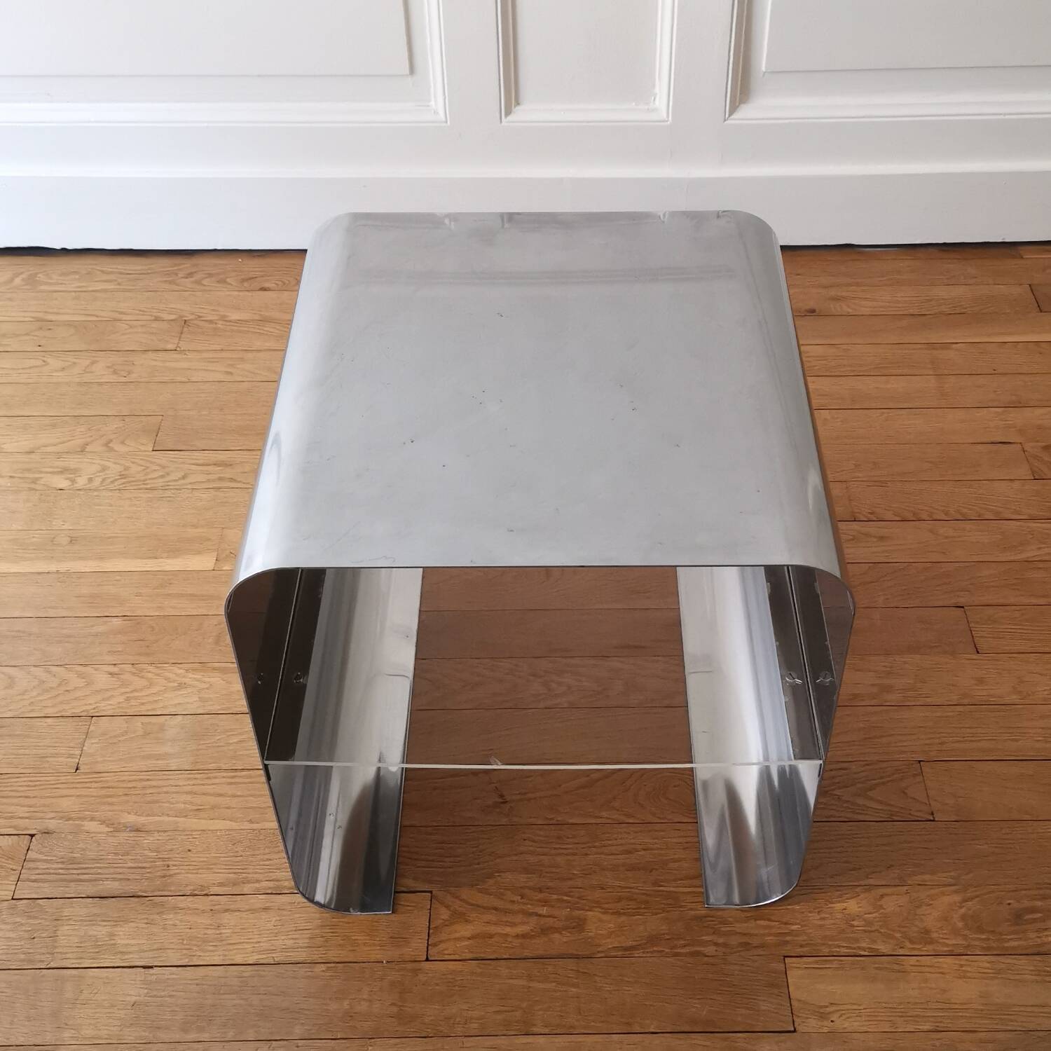 Chevet, table d'appoint inox et plexiglass, 1970