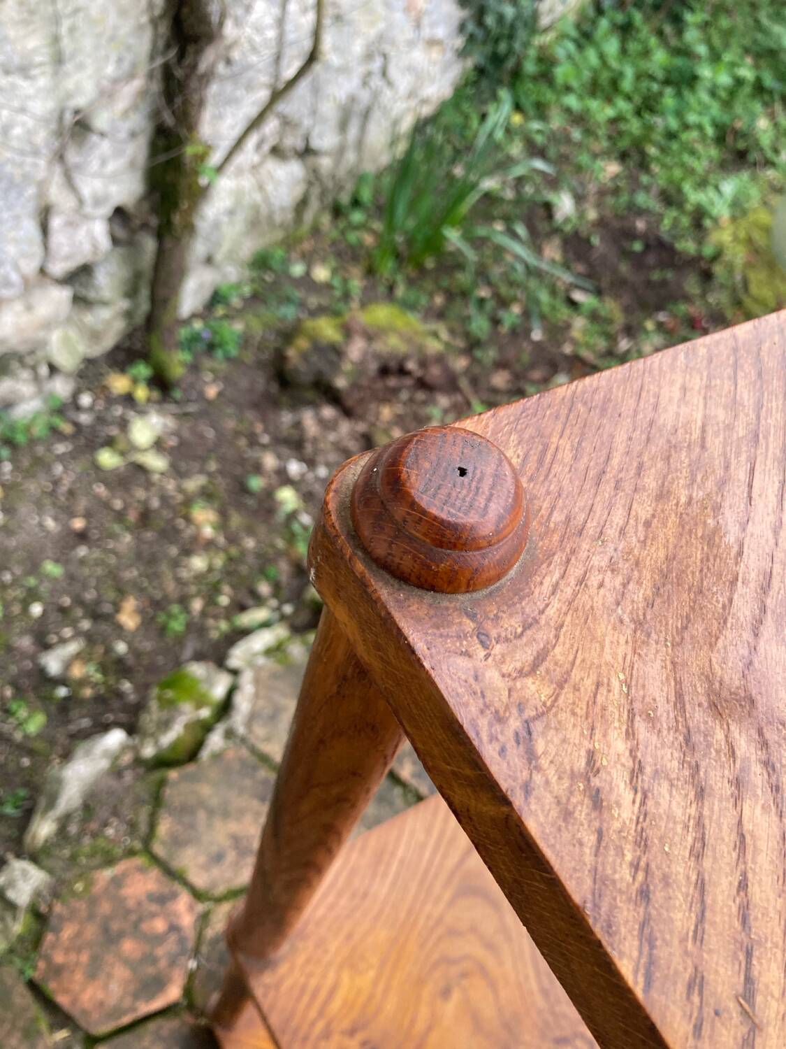 Étagère d’angle en bois massif