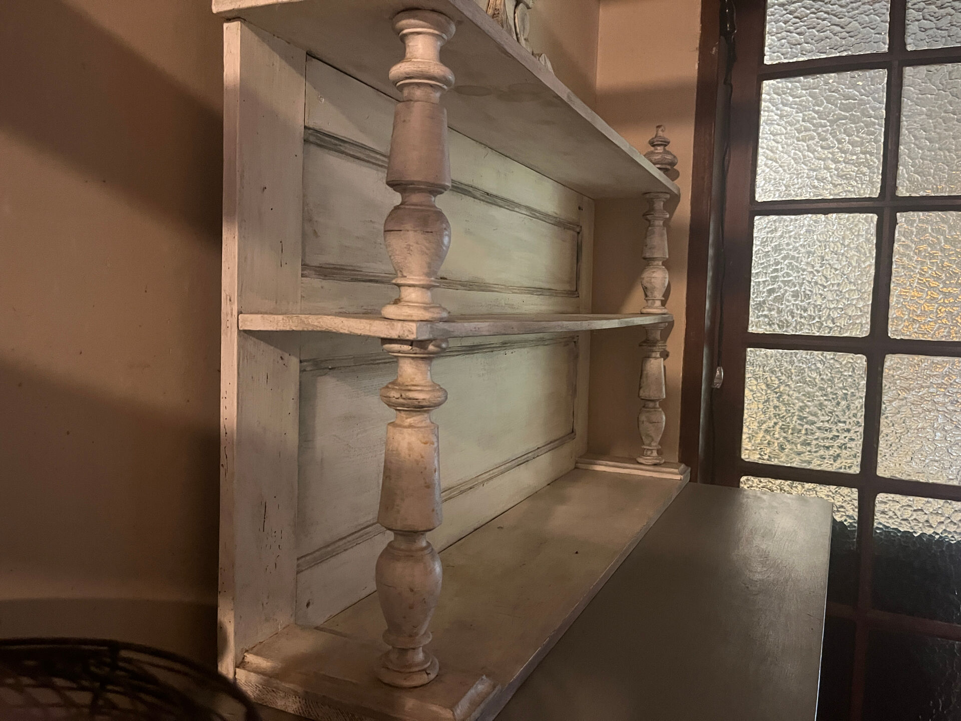 Saint Hubert cabinet top