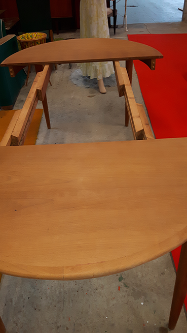 Round table design scandivave