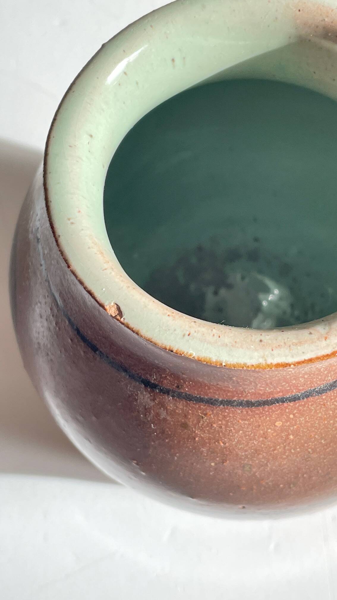 Vase artisanal signed stoneware vintage