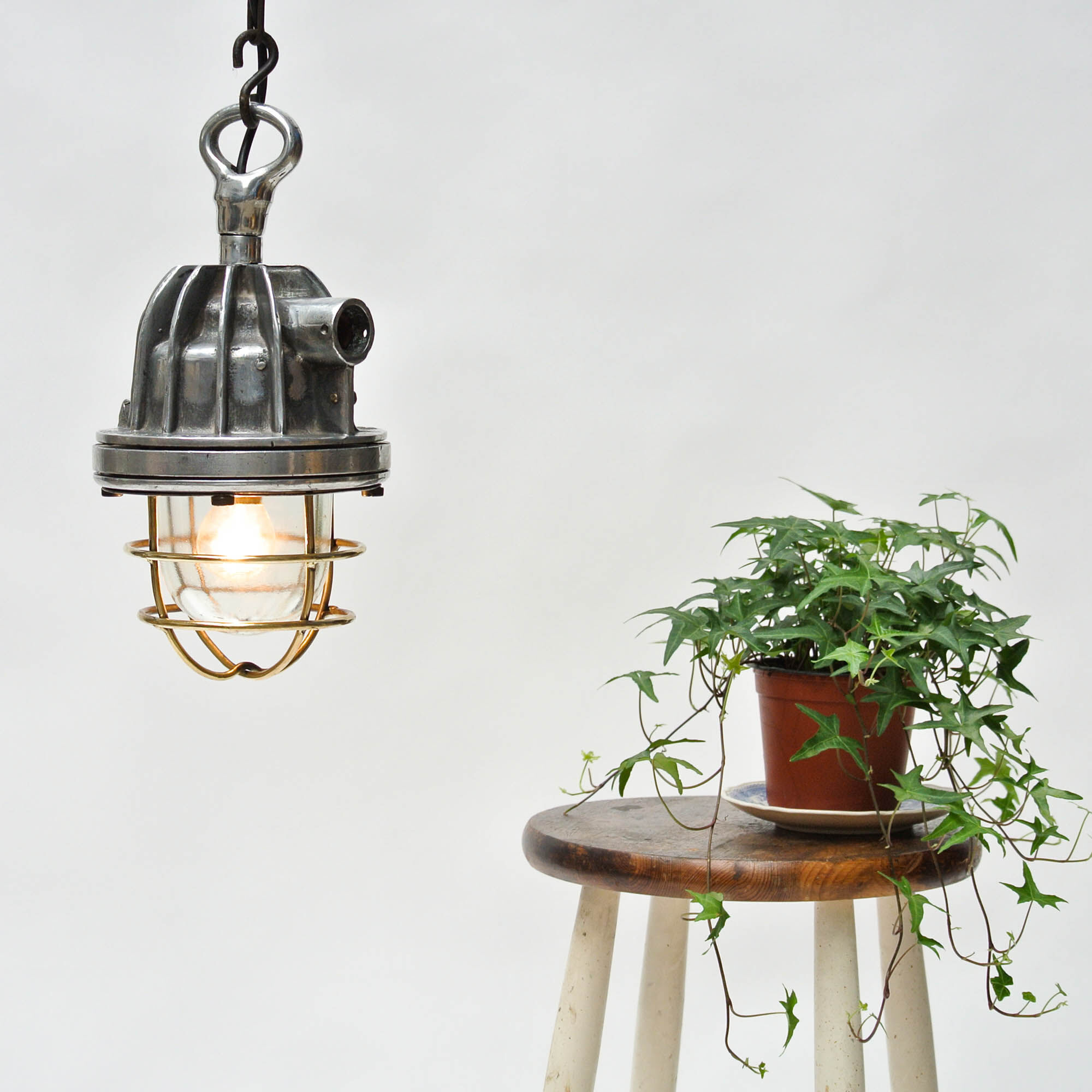 Chemical industry suspension, brass grid