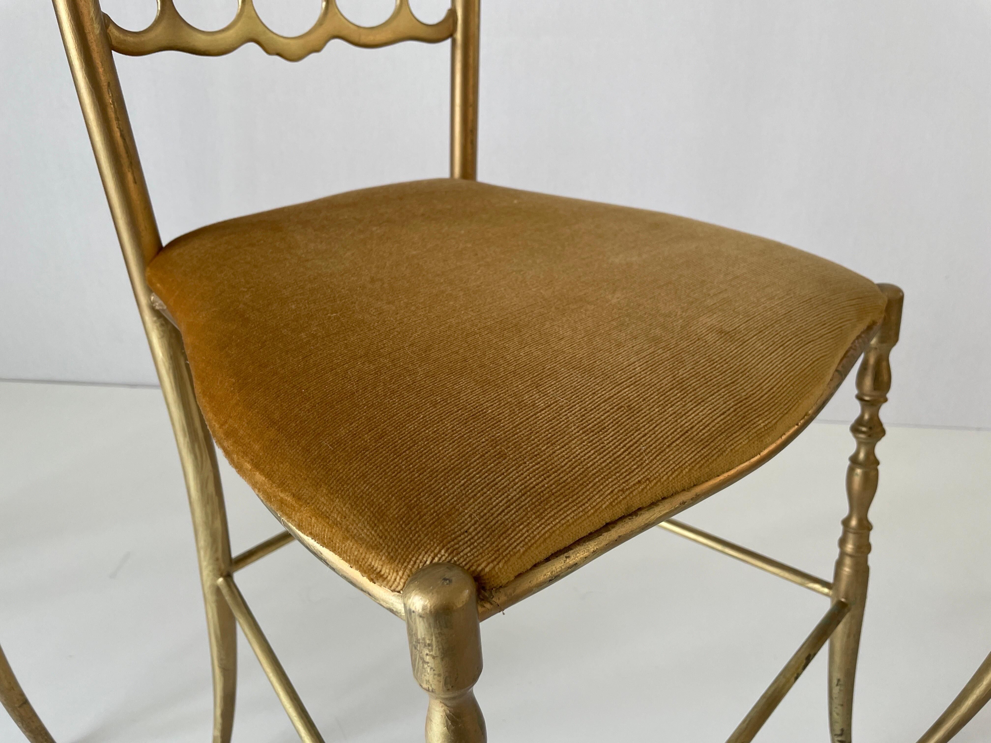 Set of 3 Chiavari chairs in brass with velvet seat and high back, 1950s, Italy.