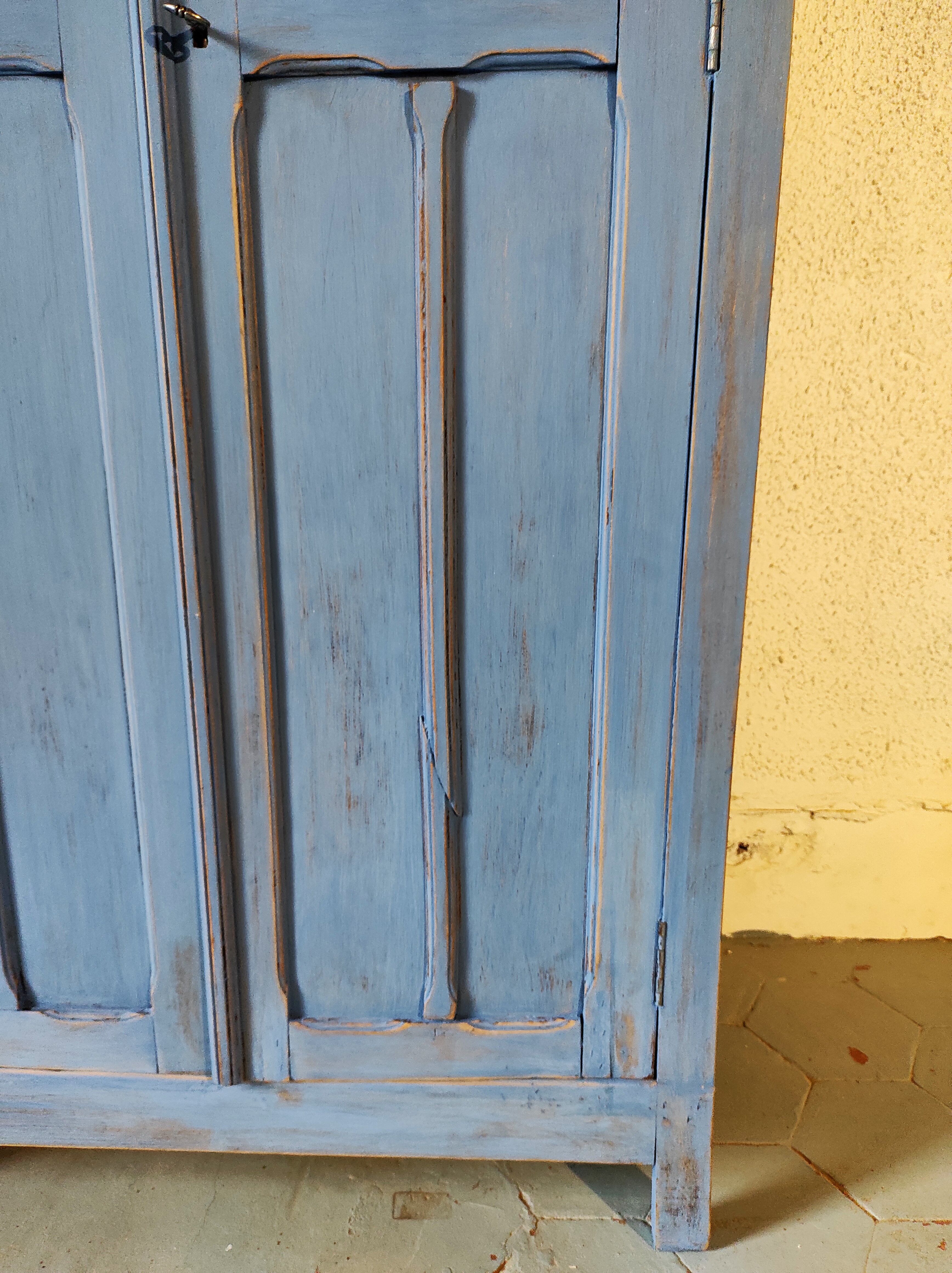 Armoire parisienne