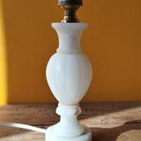 Ancien pied de lampe en marbre - lampe urne en pierre blanche