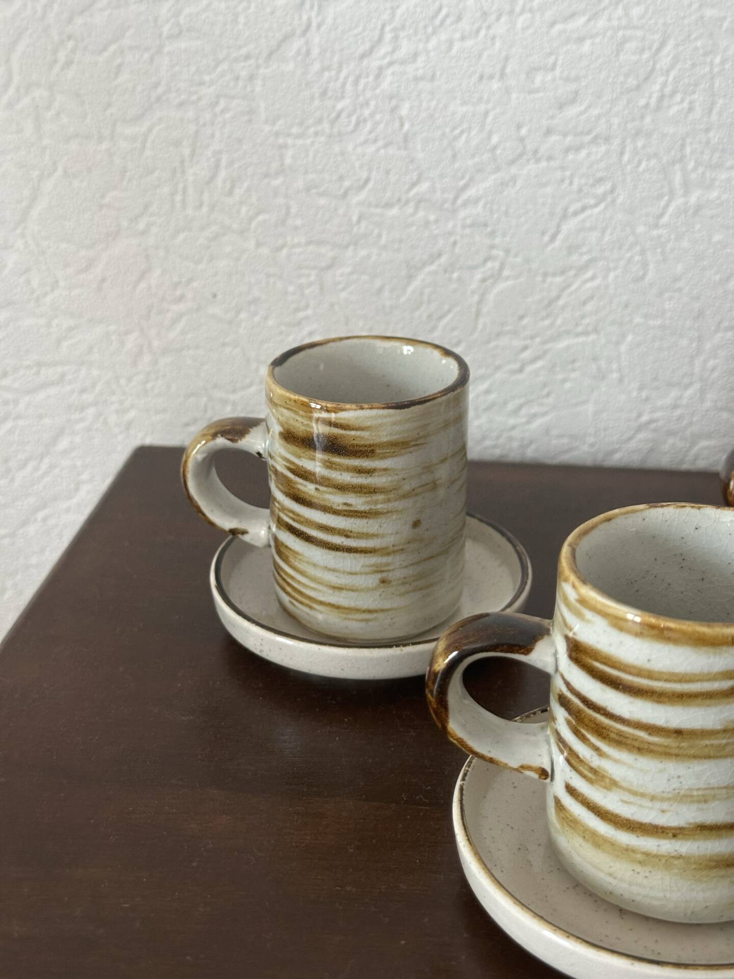 Set of 6 vintage glazed stoneware cups and saucers from the 1950s, new.