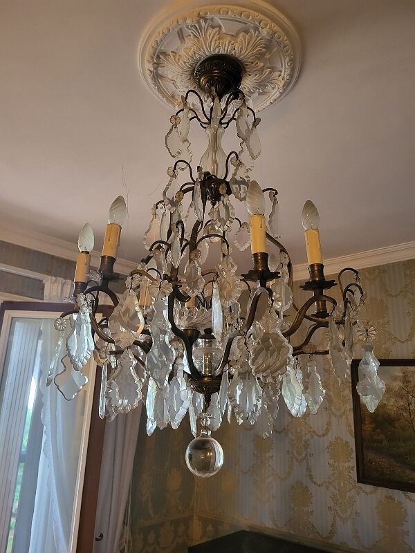 Chandelier with tassels 8 bulbs