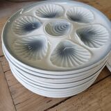 11 assiettes et 1 plat à huitres Moulin des Loups