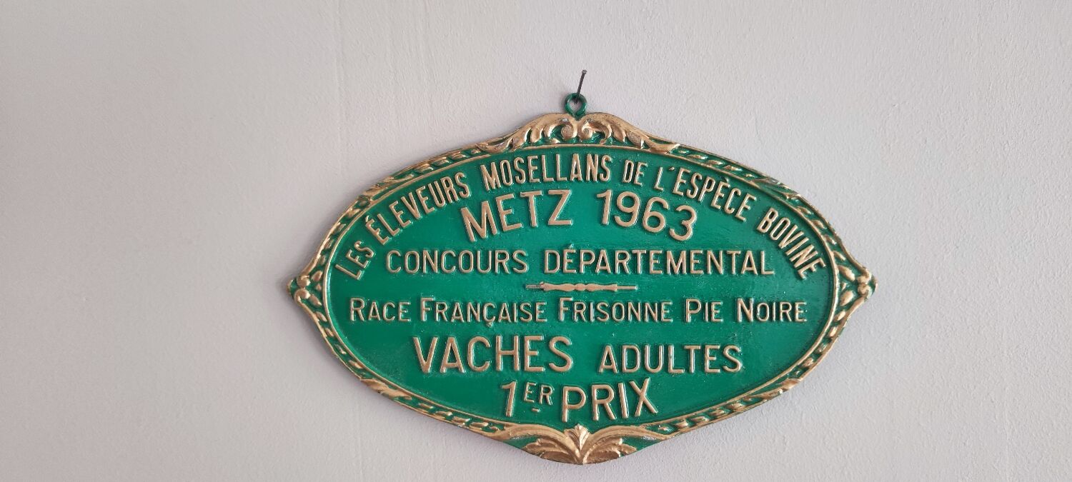 Agricultural competition plaque