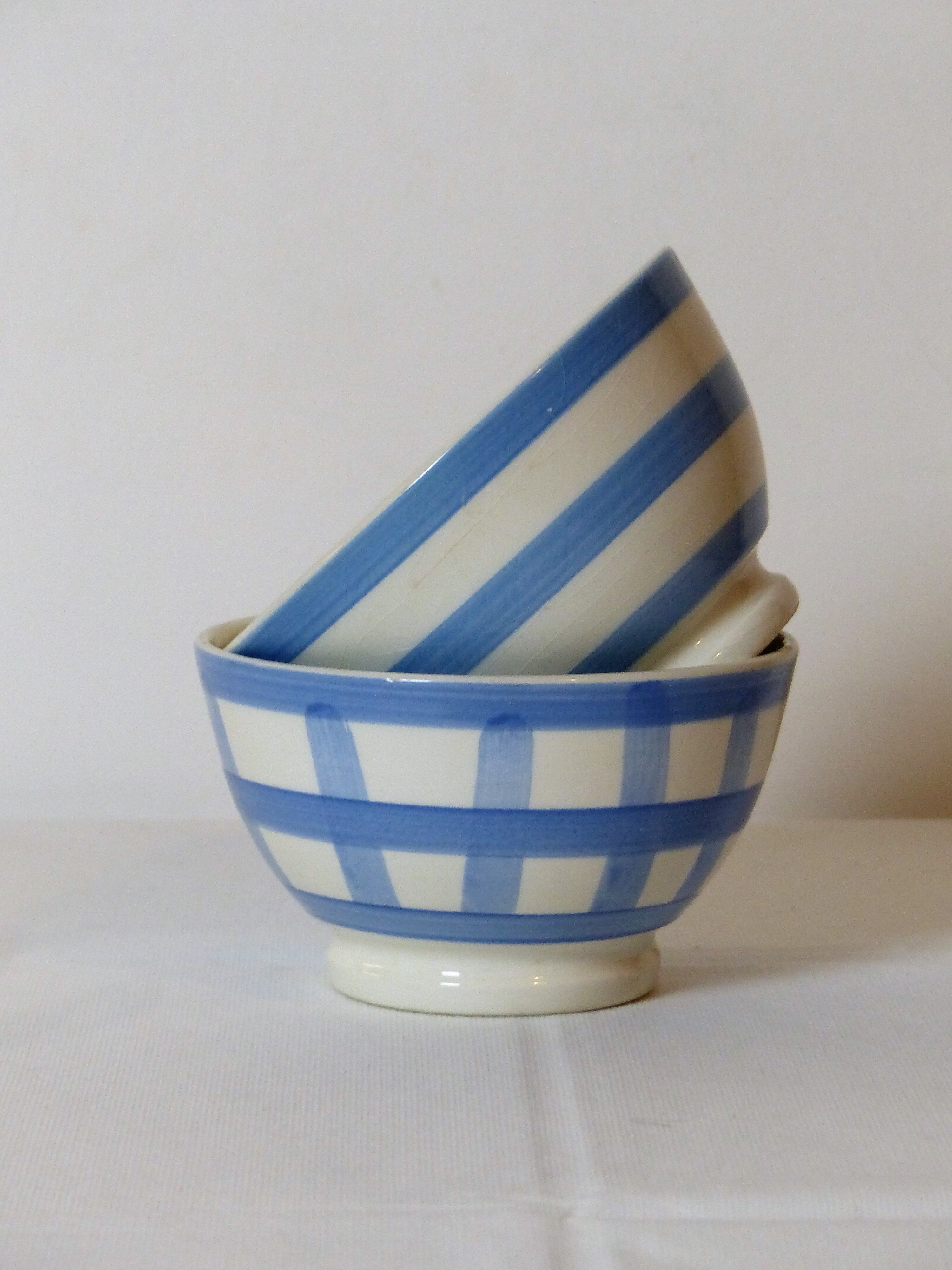 Pair of Ternana ceramic bowls