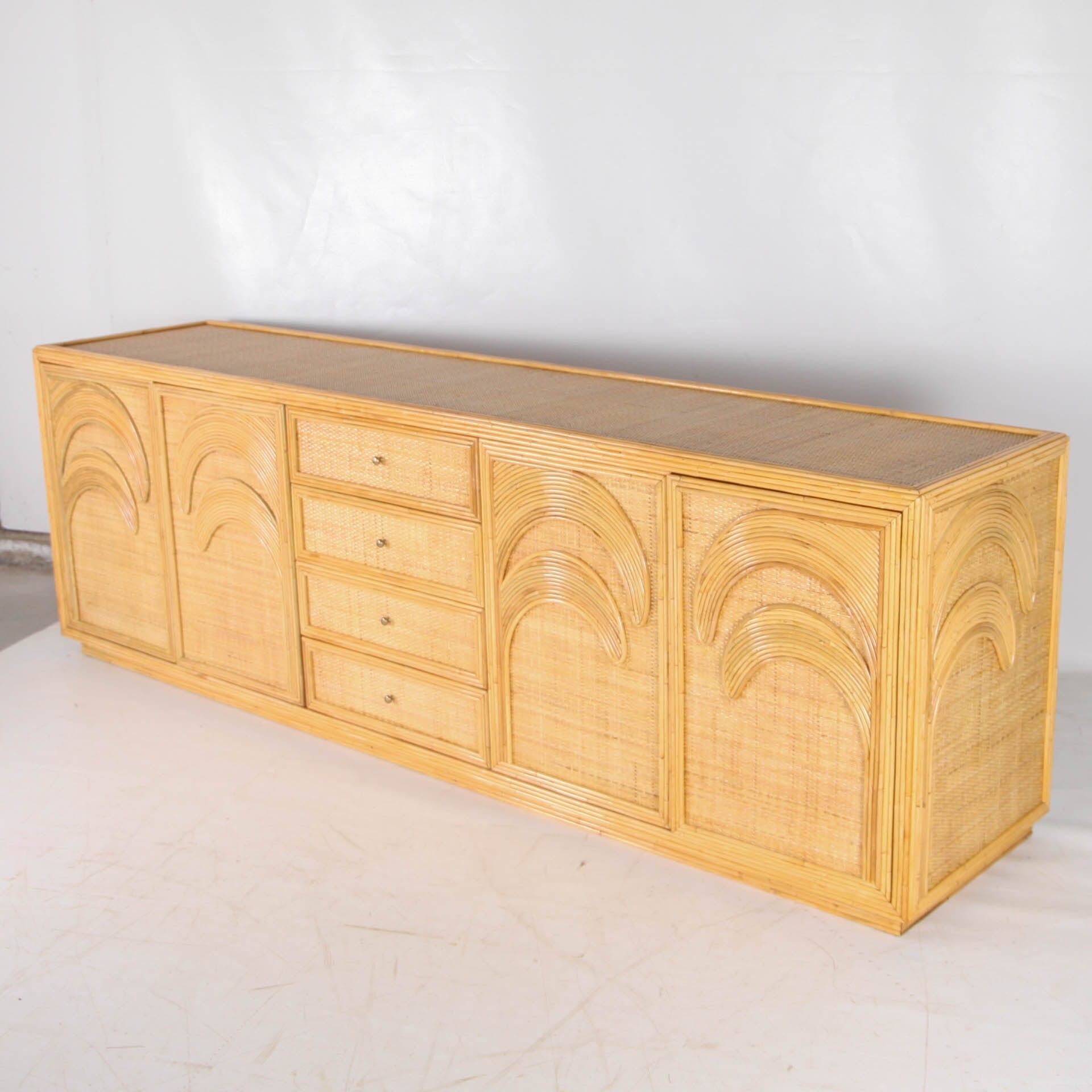 Enfilade « palmiers » en rotin et raphia