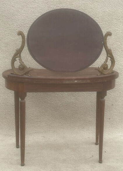 1900s period hairdresser