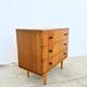 Commode scandinave 3 tiroirs en chêne, boutons noirs — années 60