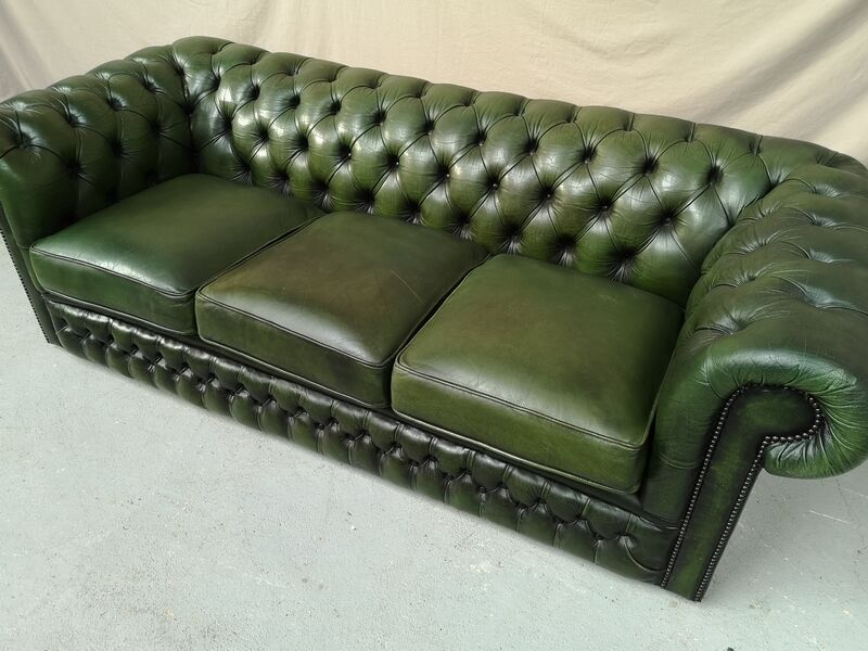 3-seater green leather Chesterfield sofa