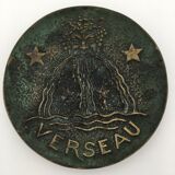 Max Le Verrier bronze trinket bowl, decoration of the sign of the zodiac Aquarius, 1930/1940