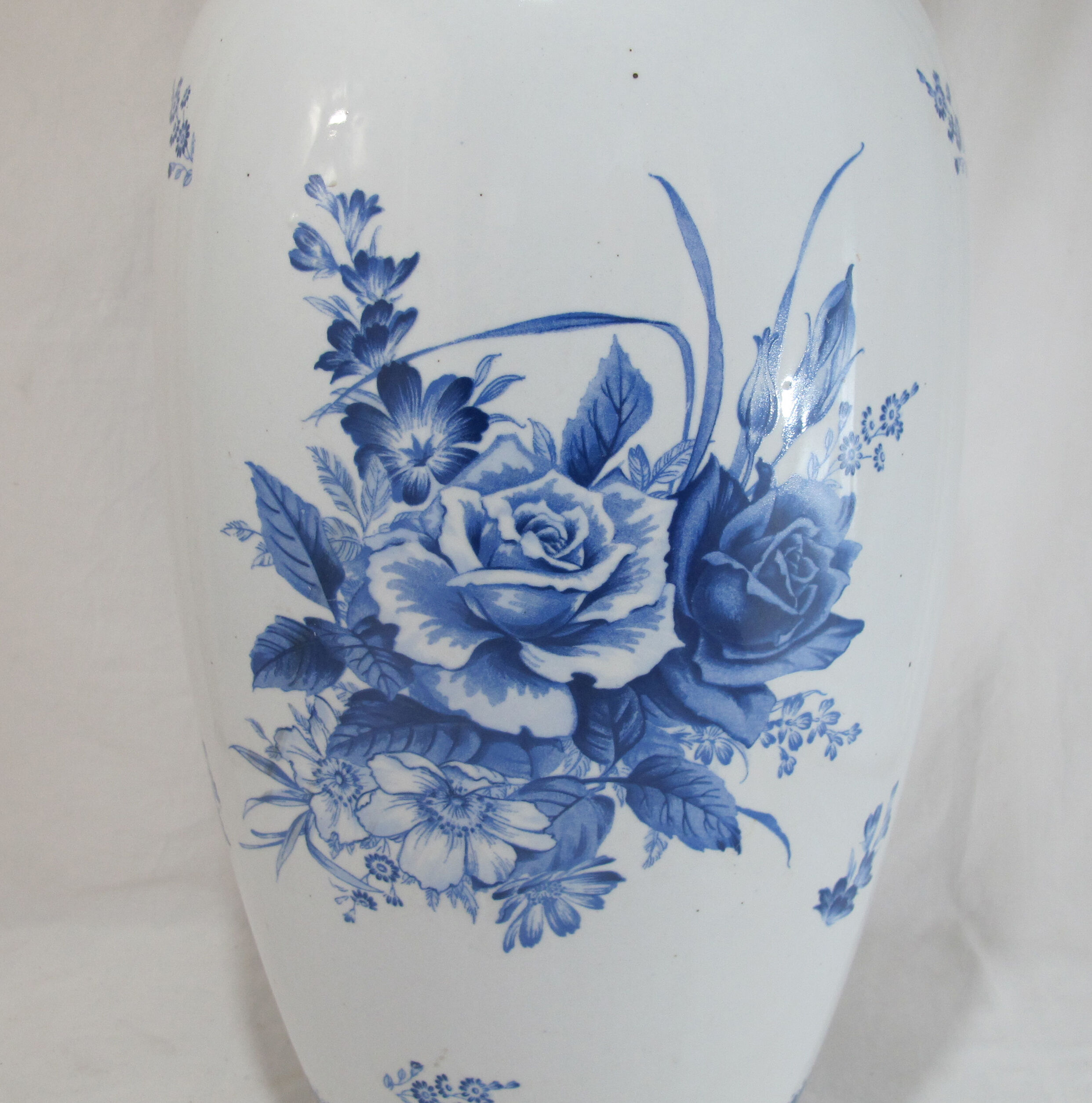 Chinese blue white vase