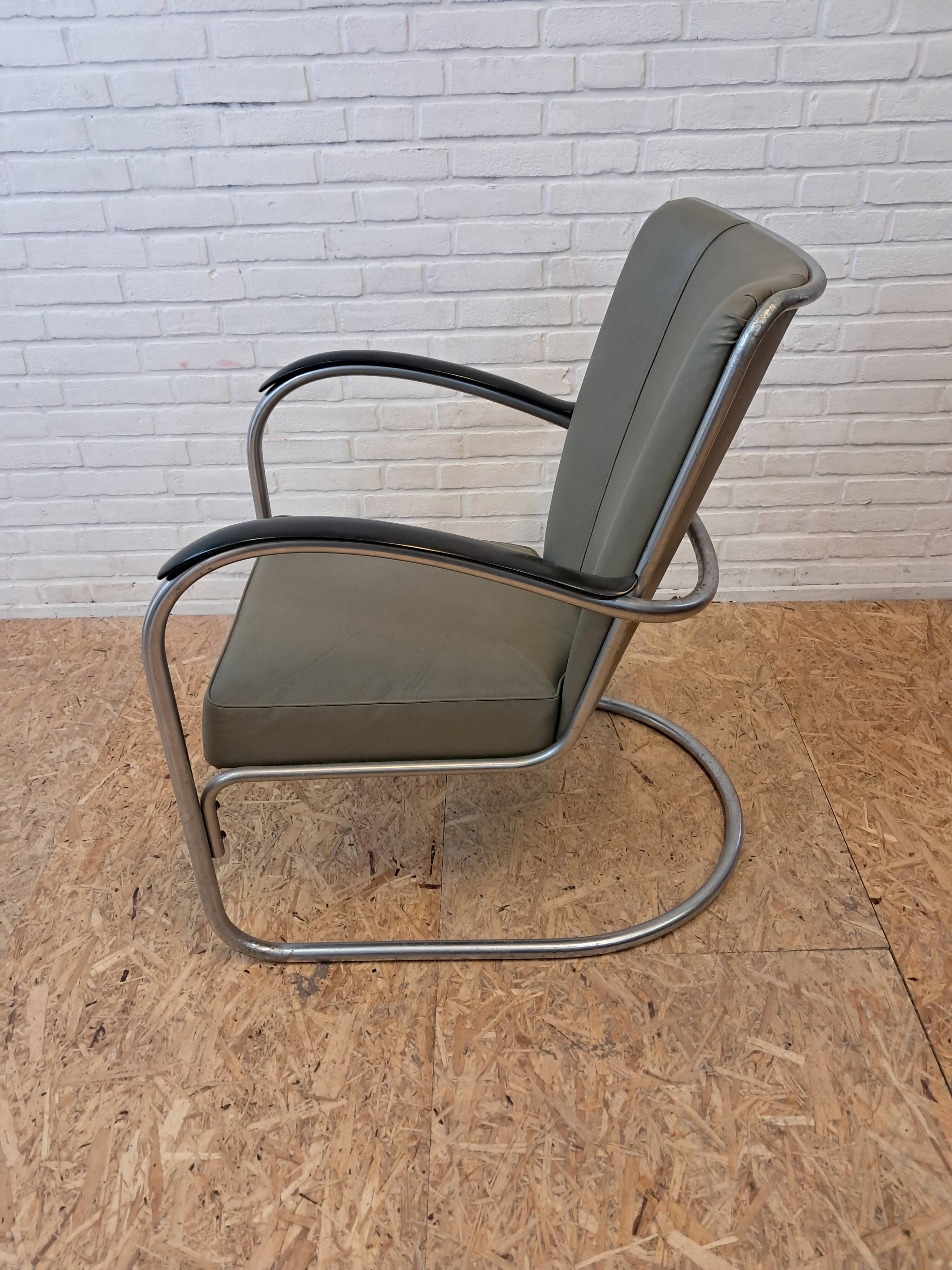 Gispen 412 Modernist Armchair