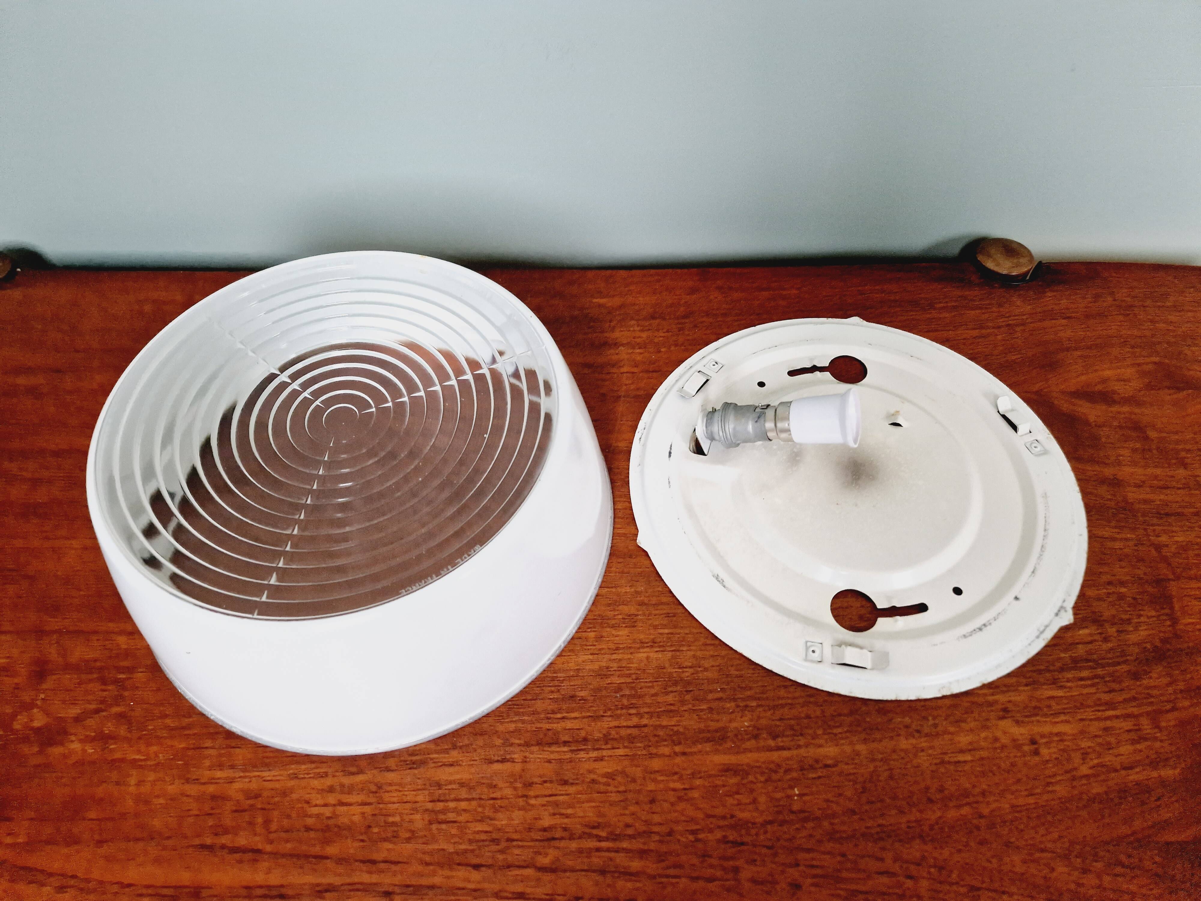 Plafonnier industriel Holophane en verre opaline blanc et transparent (7 disponibles)