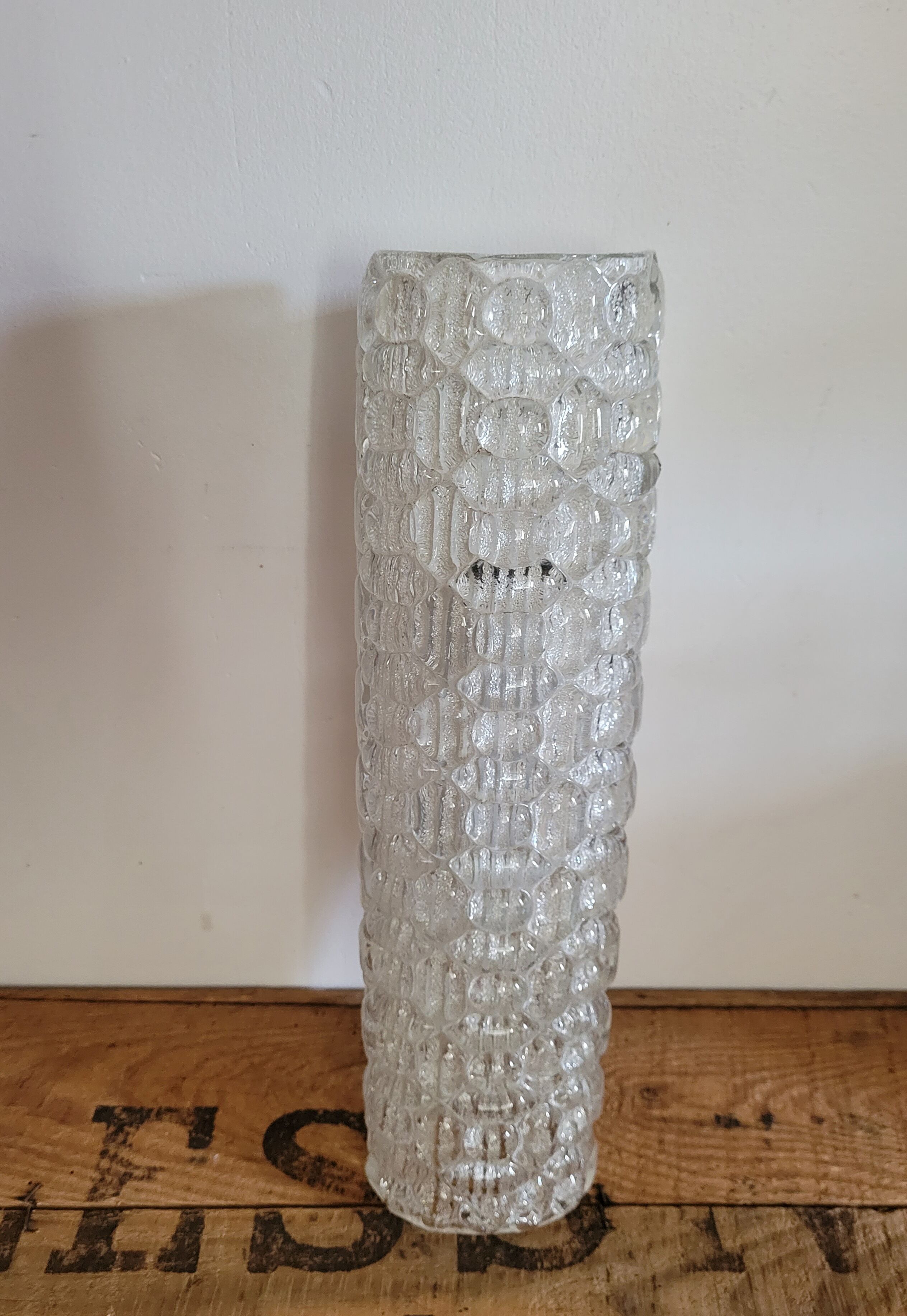 Bubble molded glass wall lamp