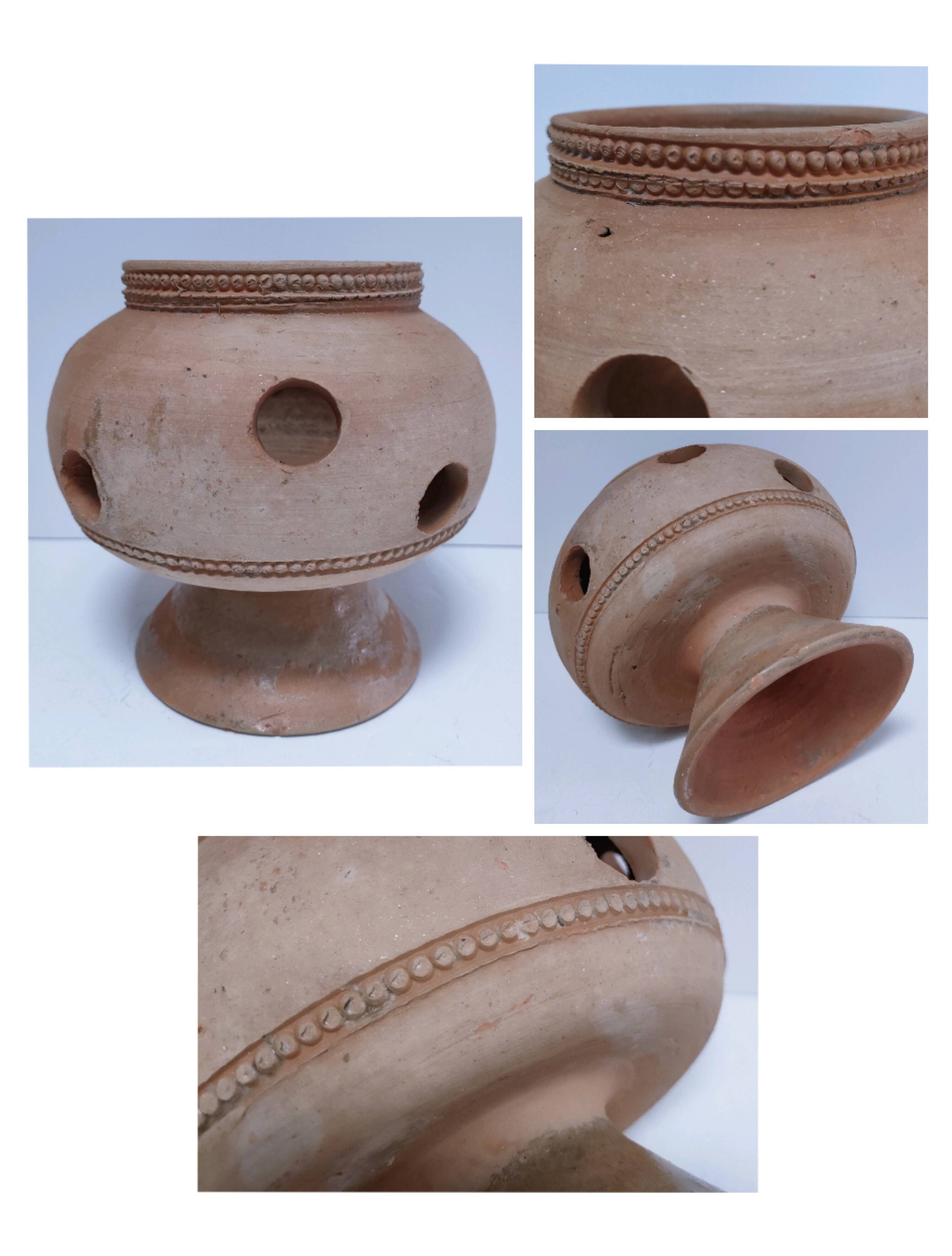 Vintage terracotta bulb pot