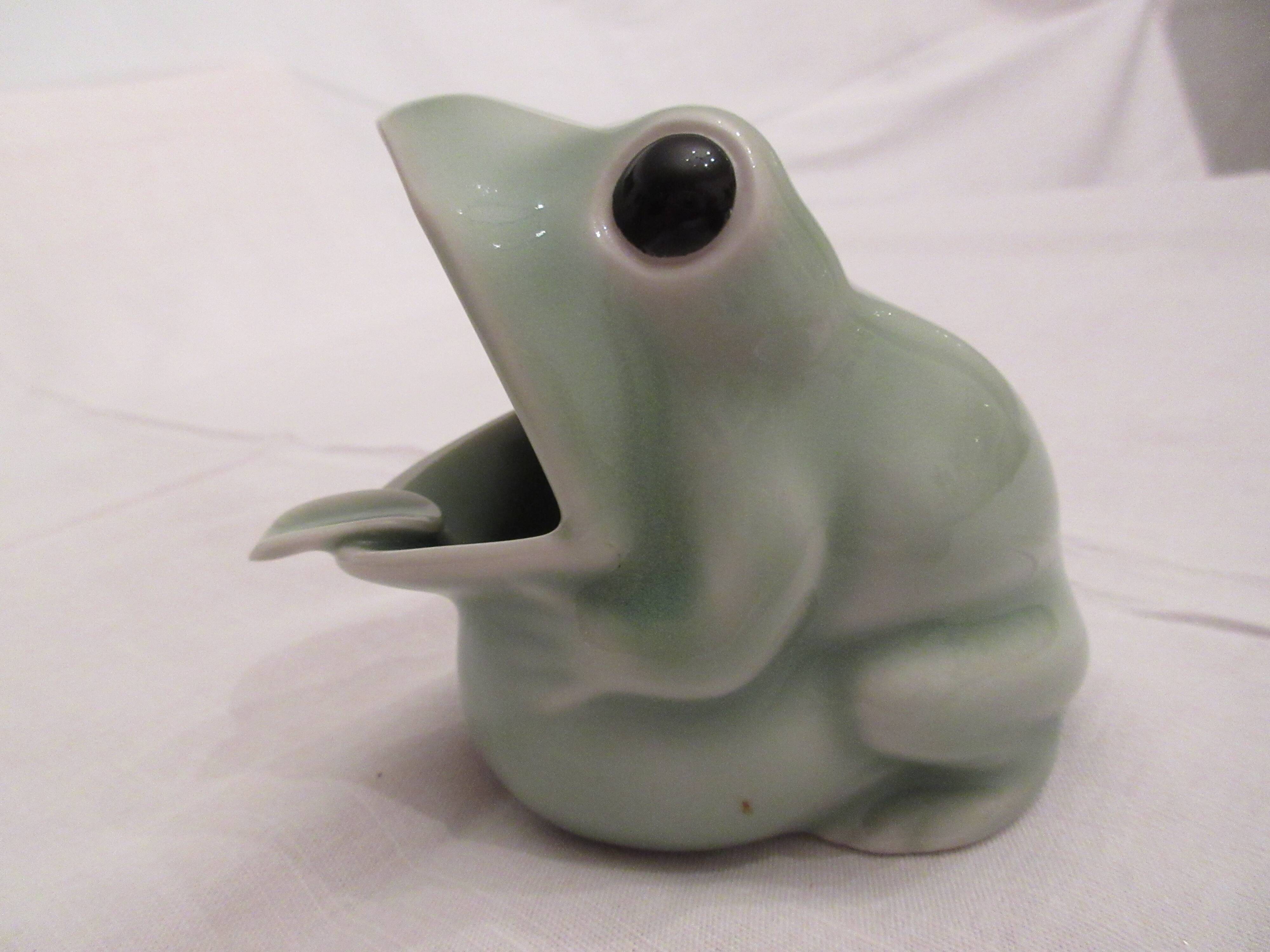 Frog ashtray