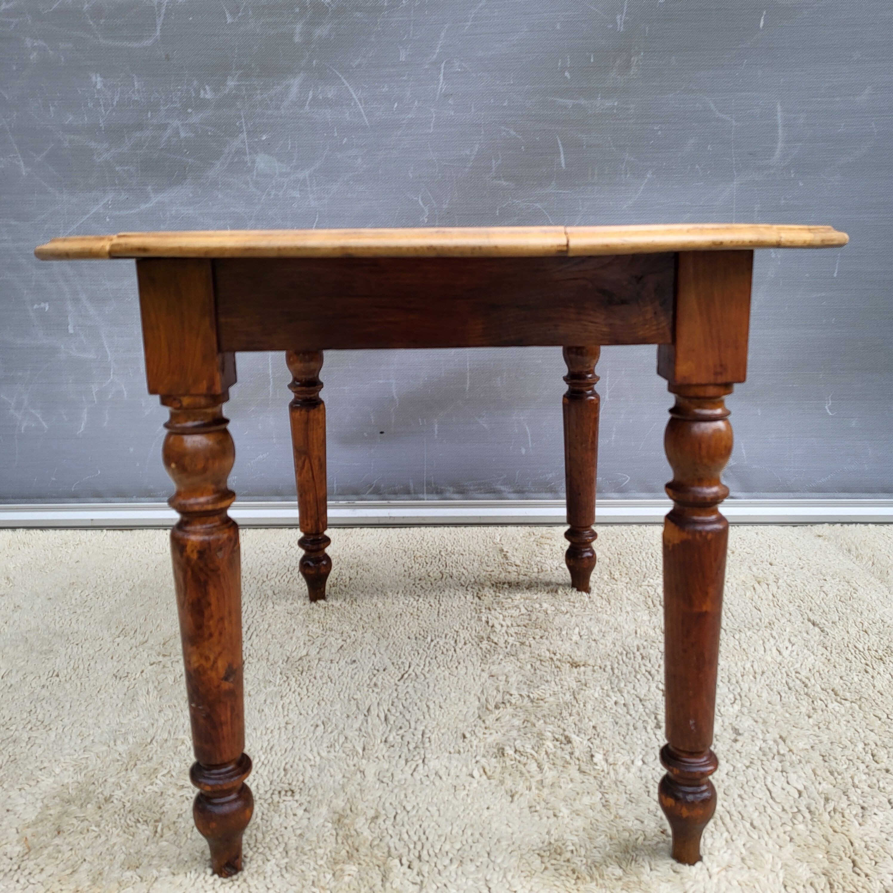 Table XIXth in Elm and Cherry: The Louis-Philippe Elegance