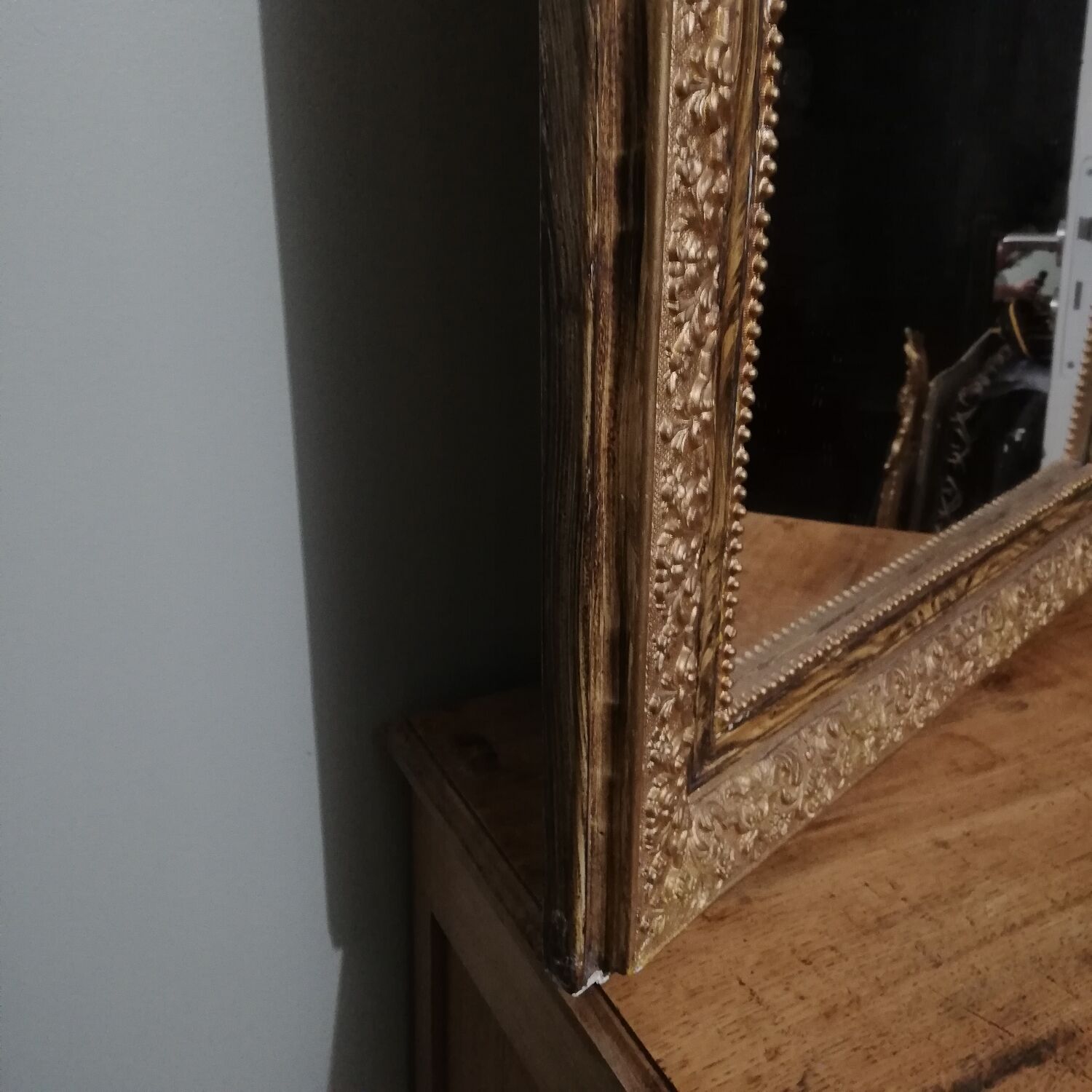 Louis Philippe style mirror in elm-veneered wood and gilded stucco height 83cm
