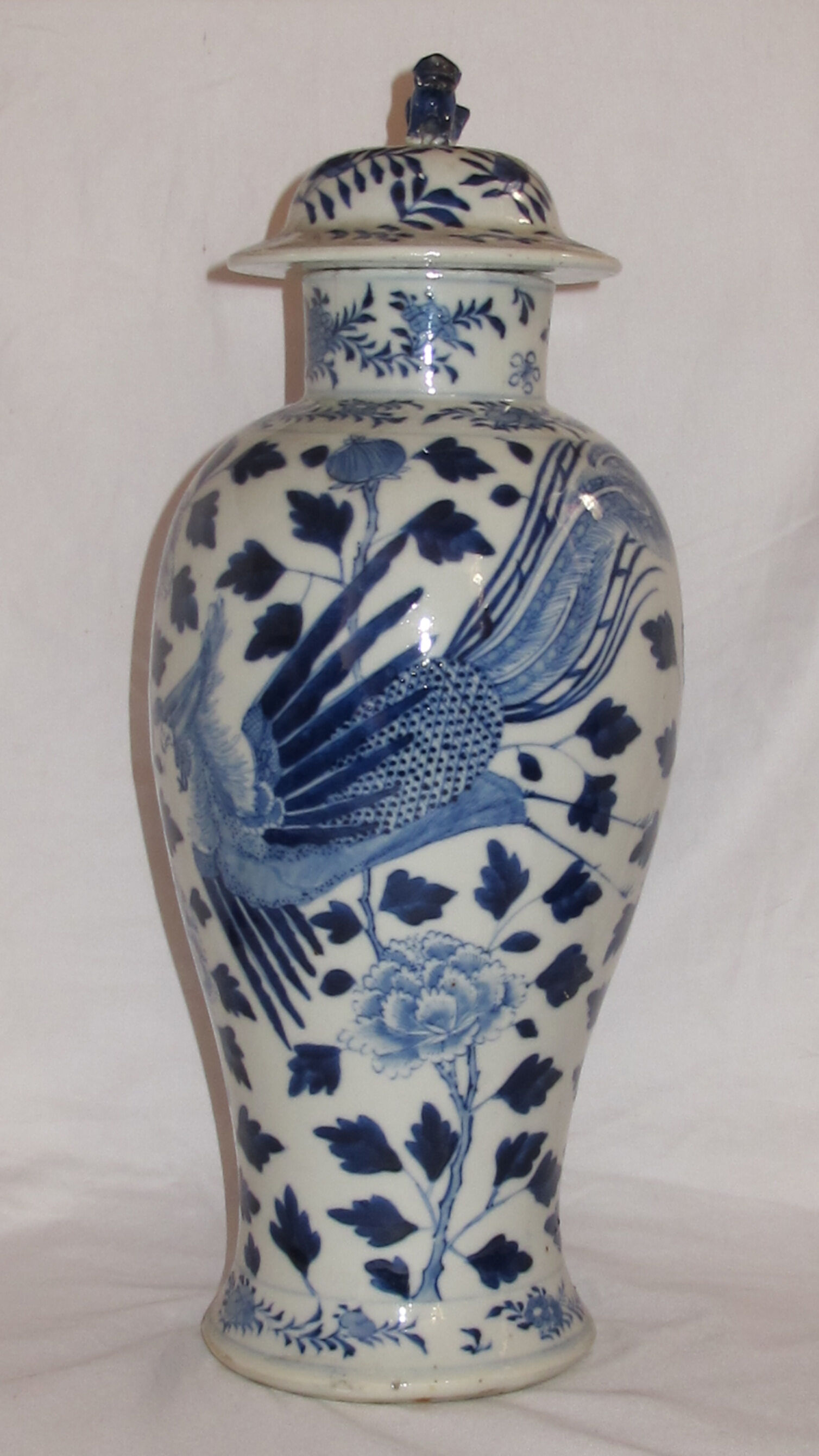 Ancient Chinese white blue potiche