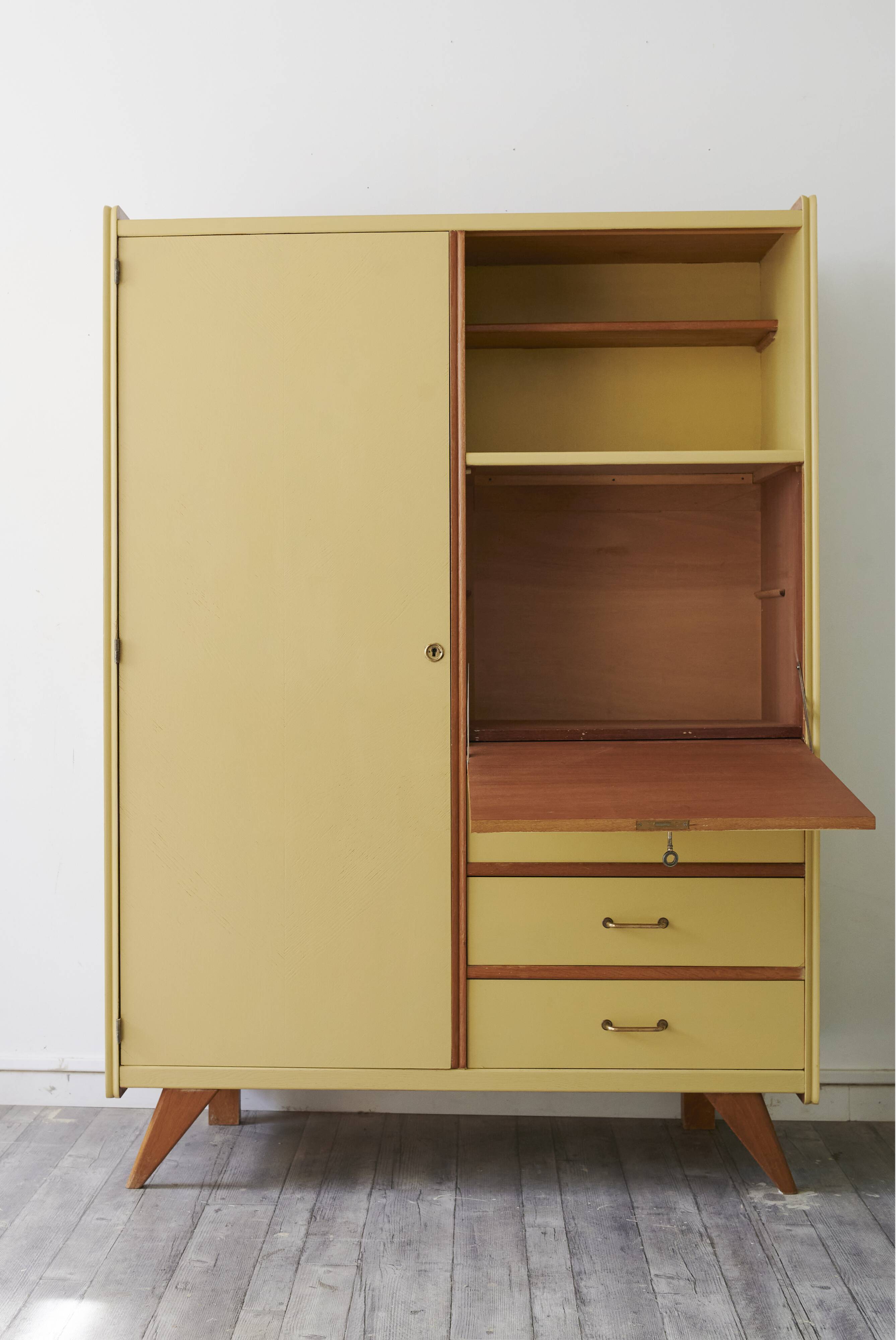 Armoire secrétaire