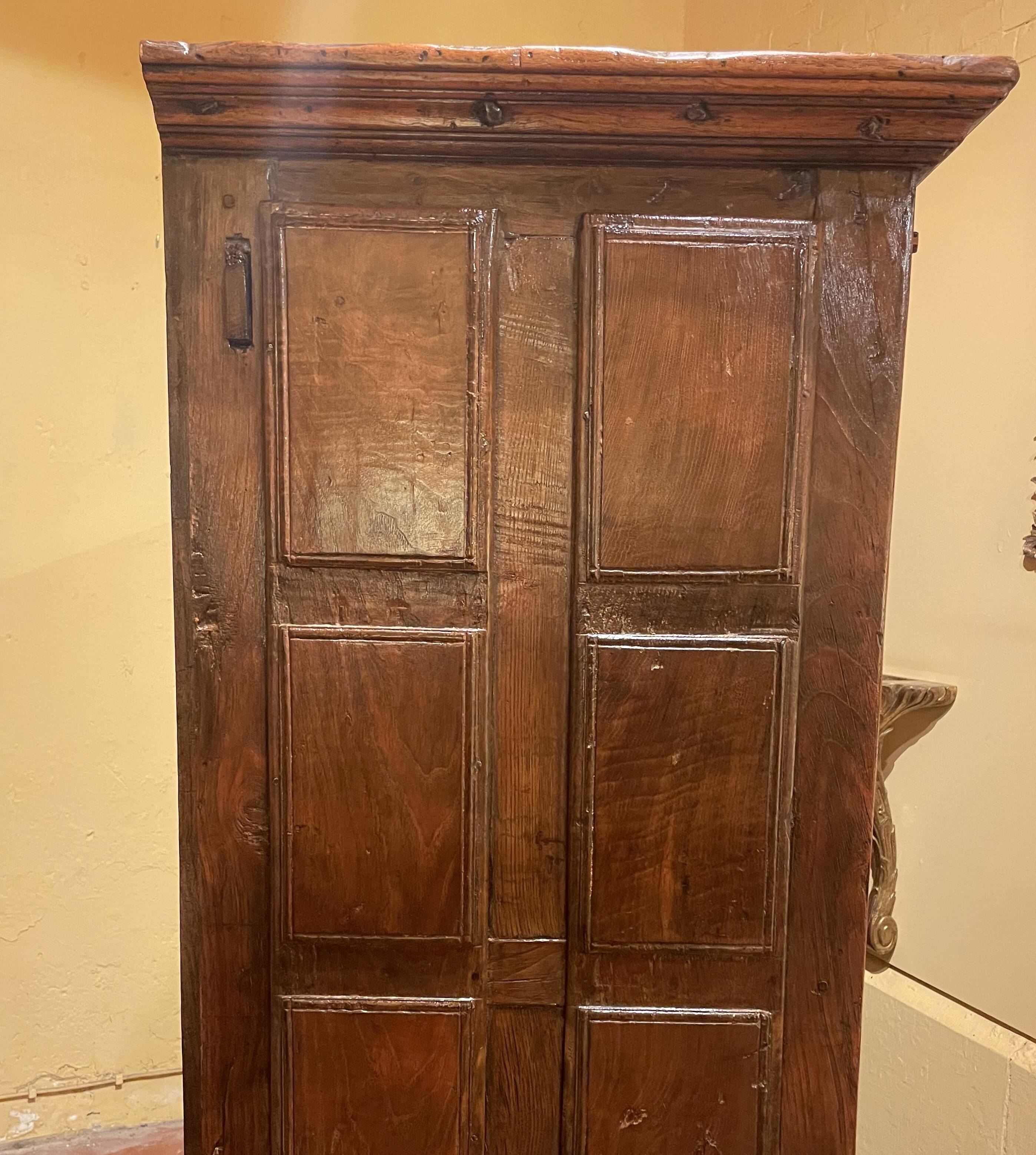 large 6-door Spanish Renaissance oak cabinet - 17th century