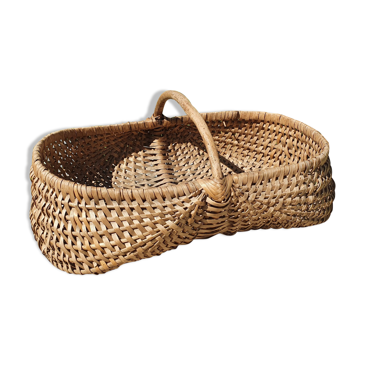Burgundy basket in braided wicker