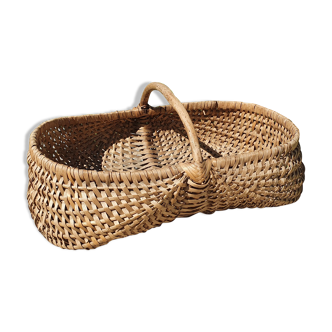 Burgundy basket in braided wicker