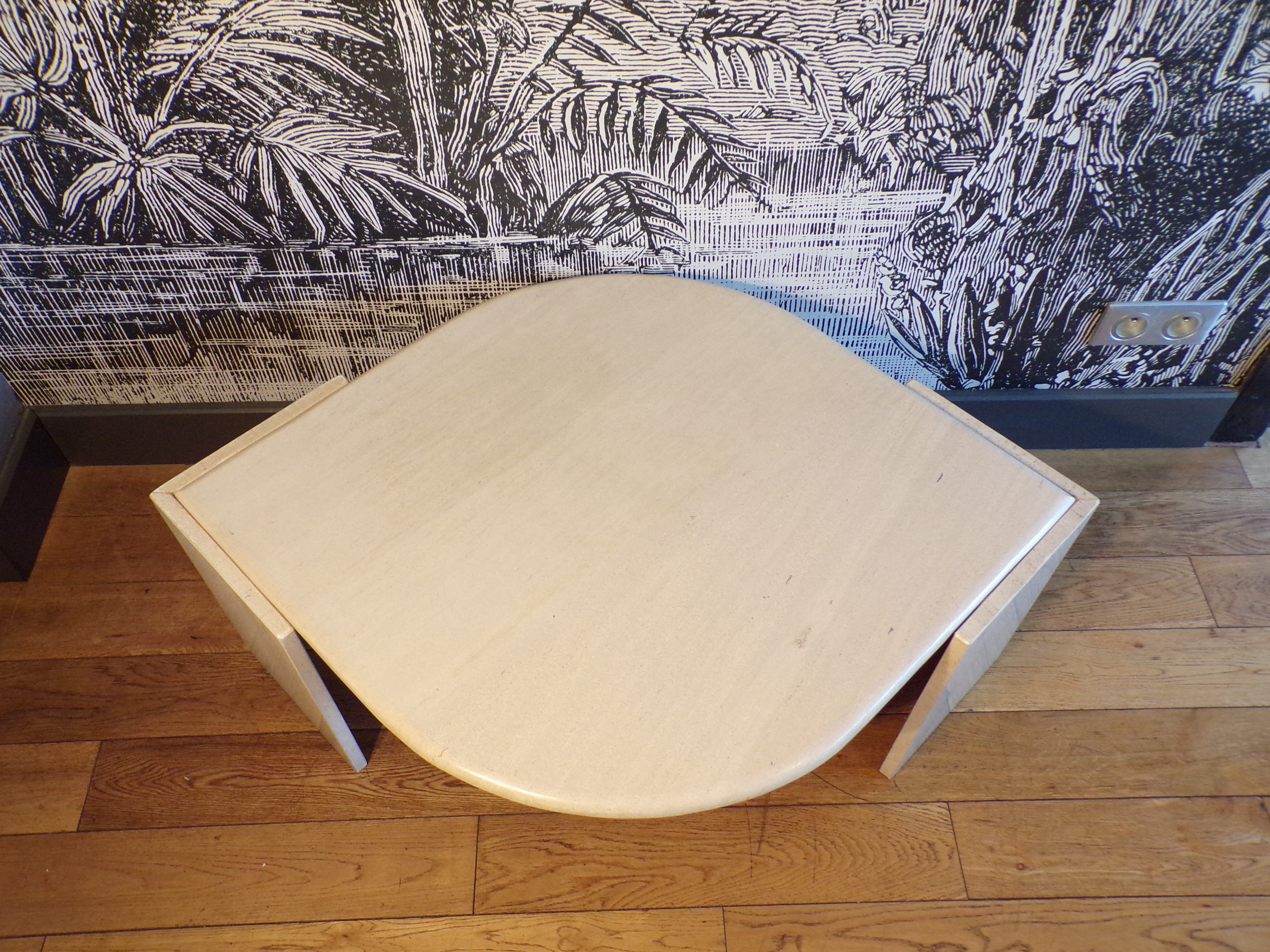 Low table eye in travertine