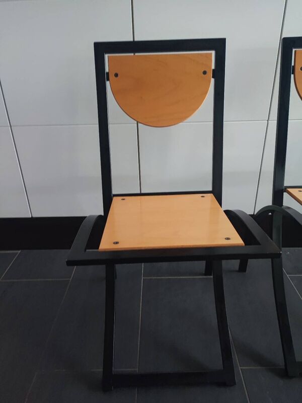 Chaises Sinus de KFF. 1ere édition