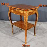 Petite table de salon en bois précieux, style louis xv – 1re partie xixe