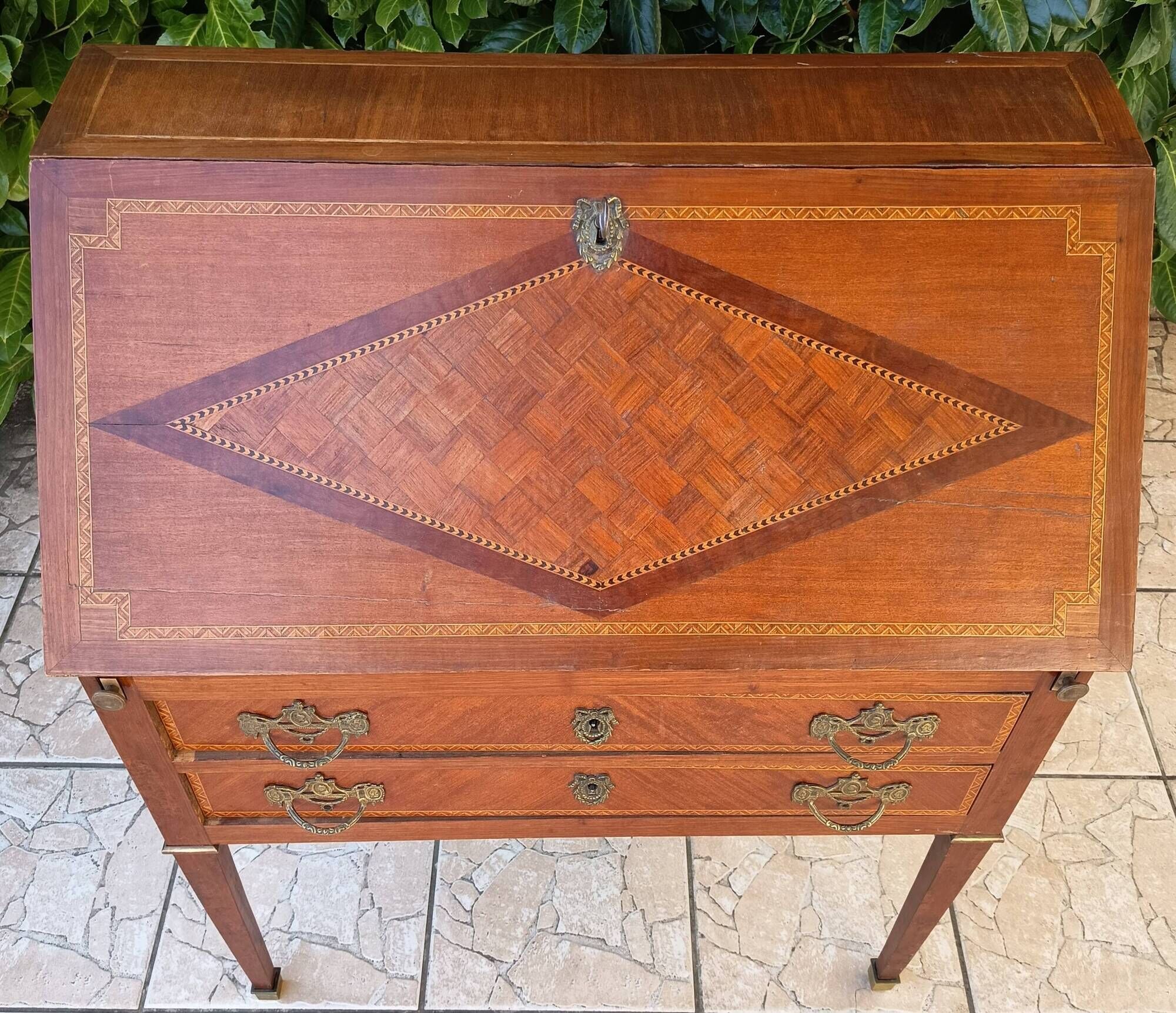 Scriban style English in mahogany.