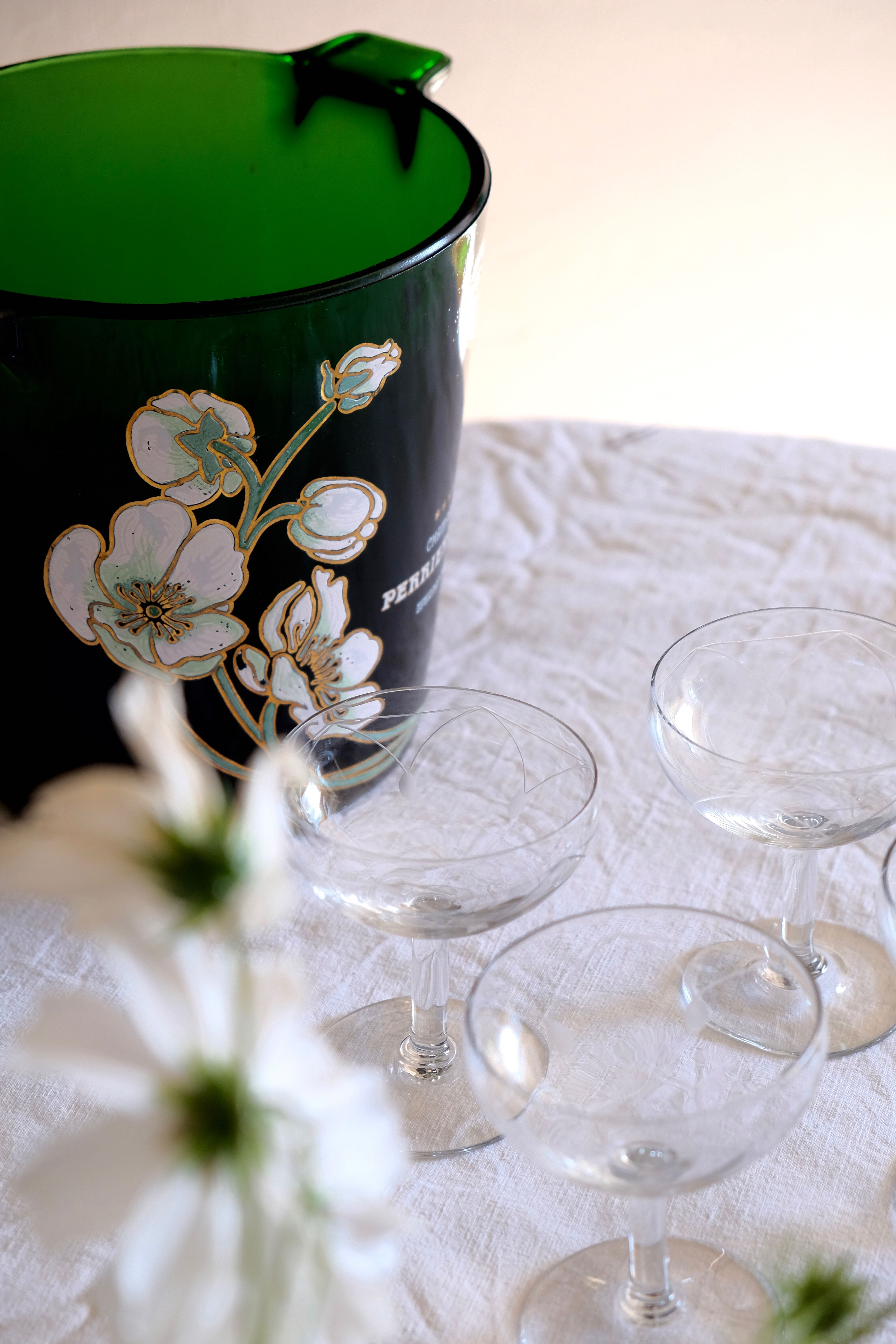6 mouth-blown champagne glasses 50s