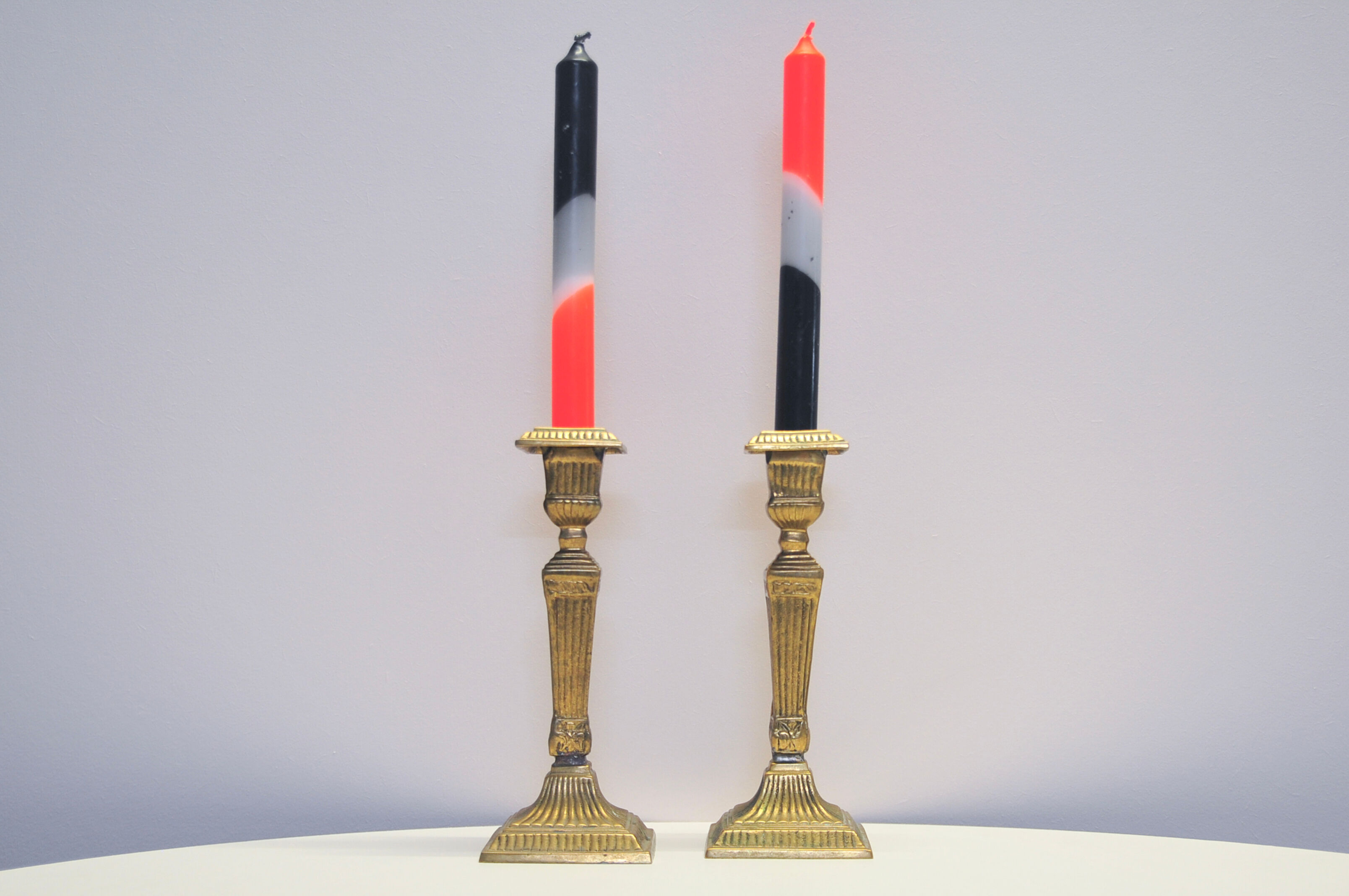 Set golden brass candlesticks empire