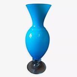 Vase en verre bleu