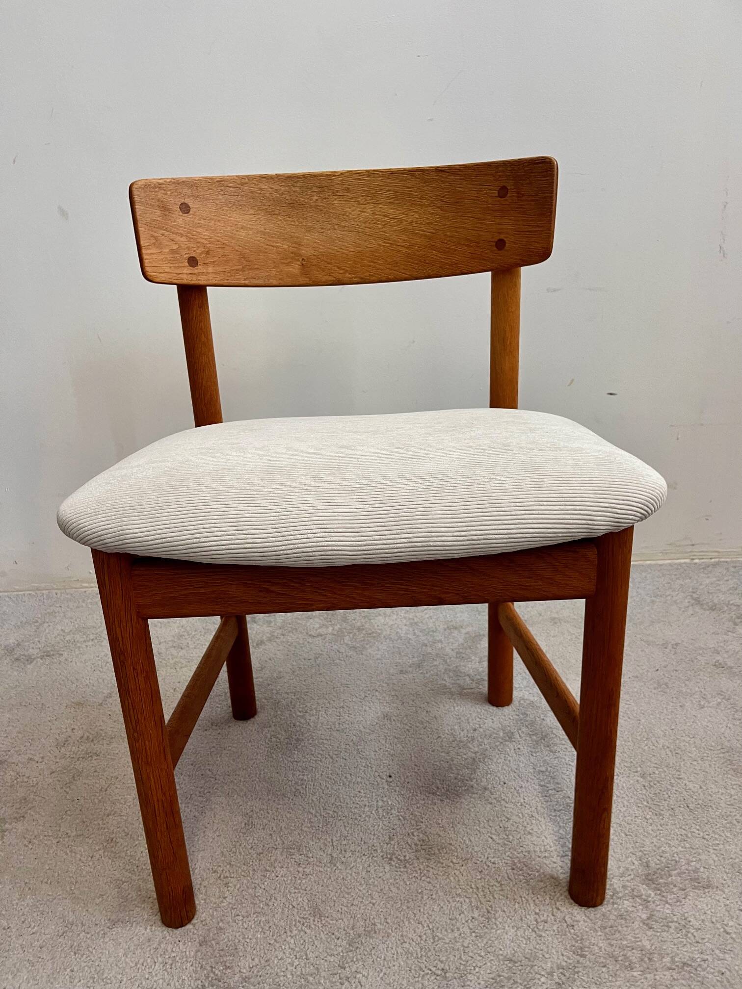 Series of 4 Danish chairs by Borge Mogensen for Søborg Møbelfabr