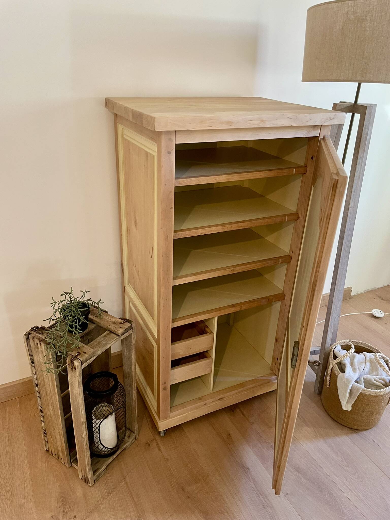 Meuble Hifi ou confiturier