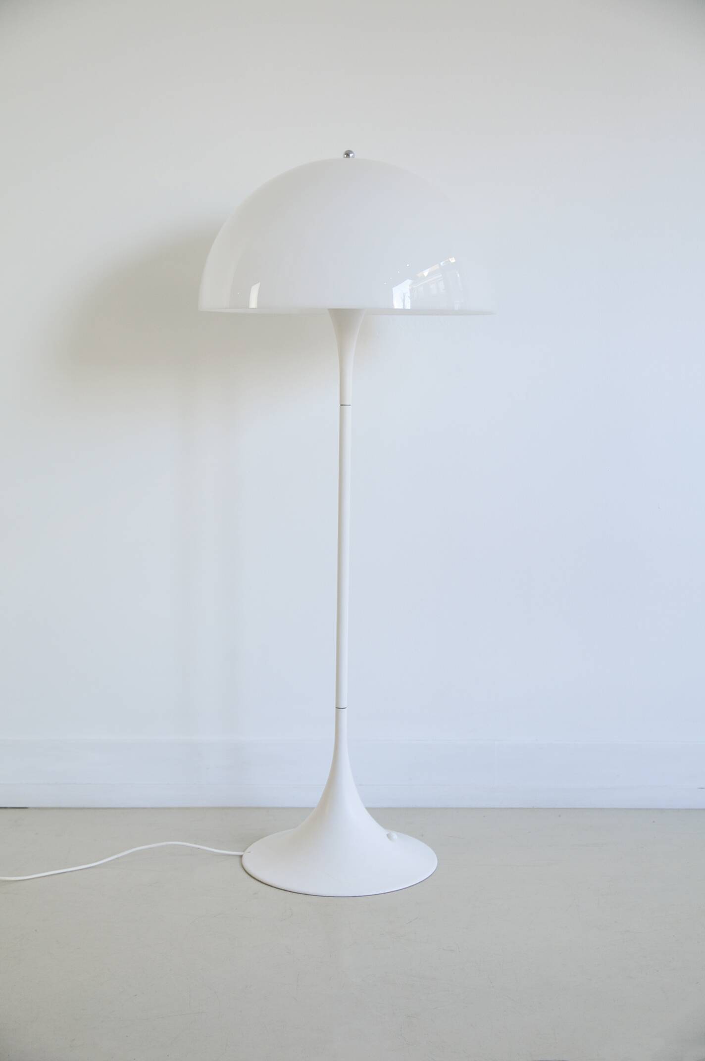 Lampadaire Panthella de Verner Panton pour Louis Poulsen