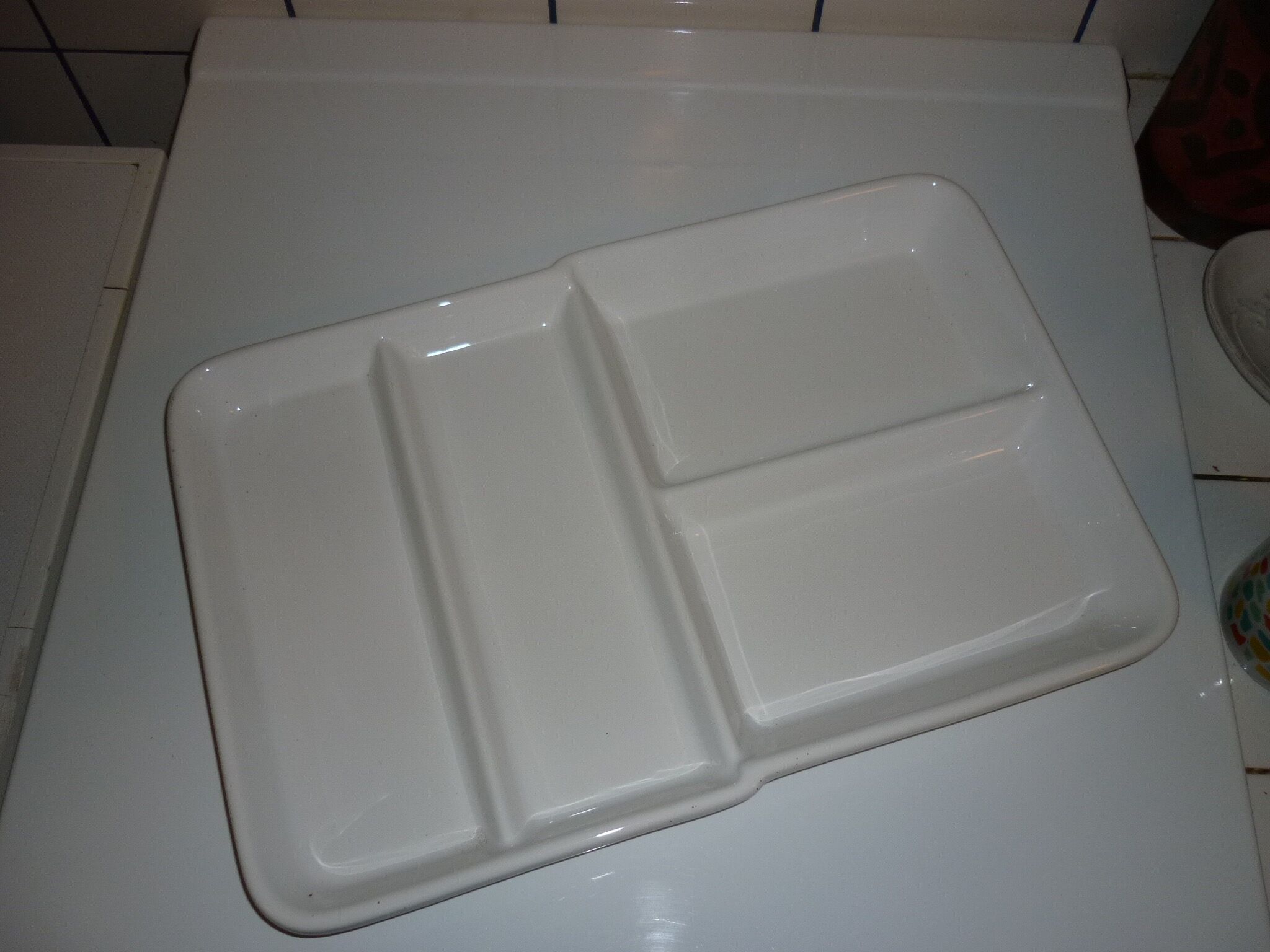 White ceramic compartment dish