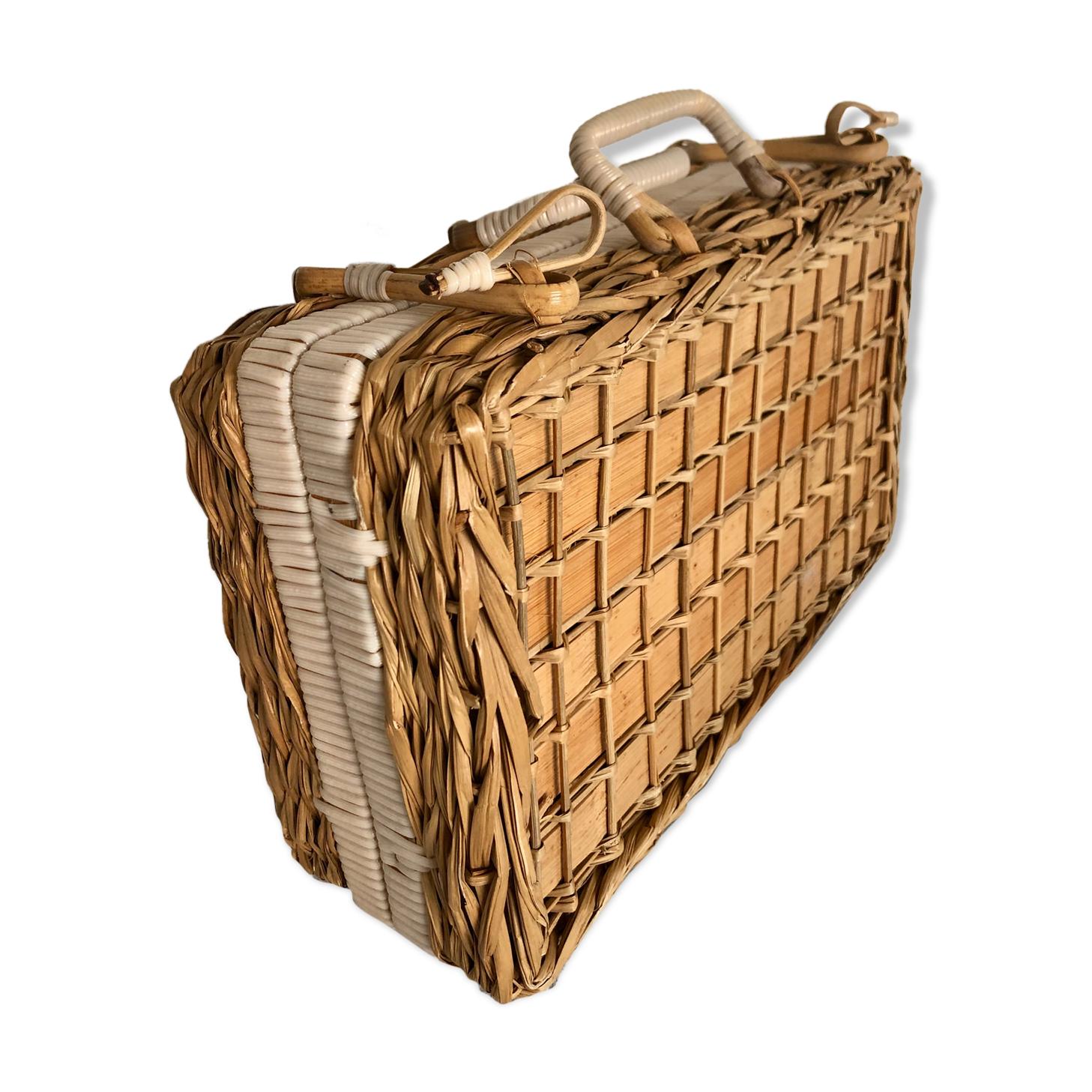 Wicker, wood, scoubidou