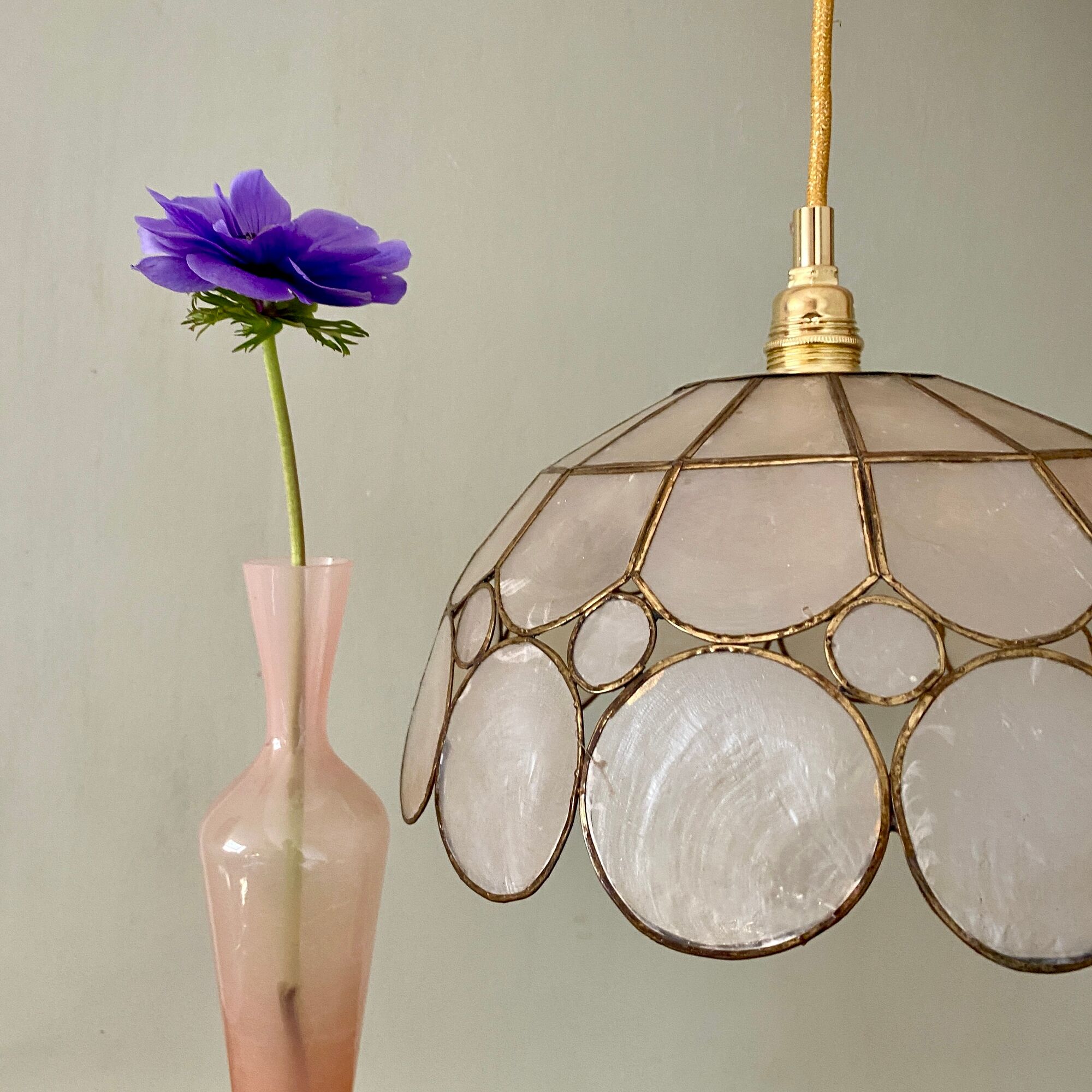 Suspension abat-jour vintage en nacre et laiton