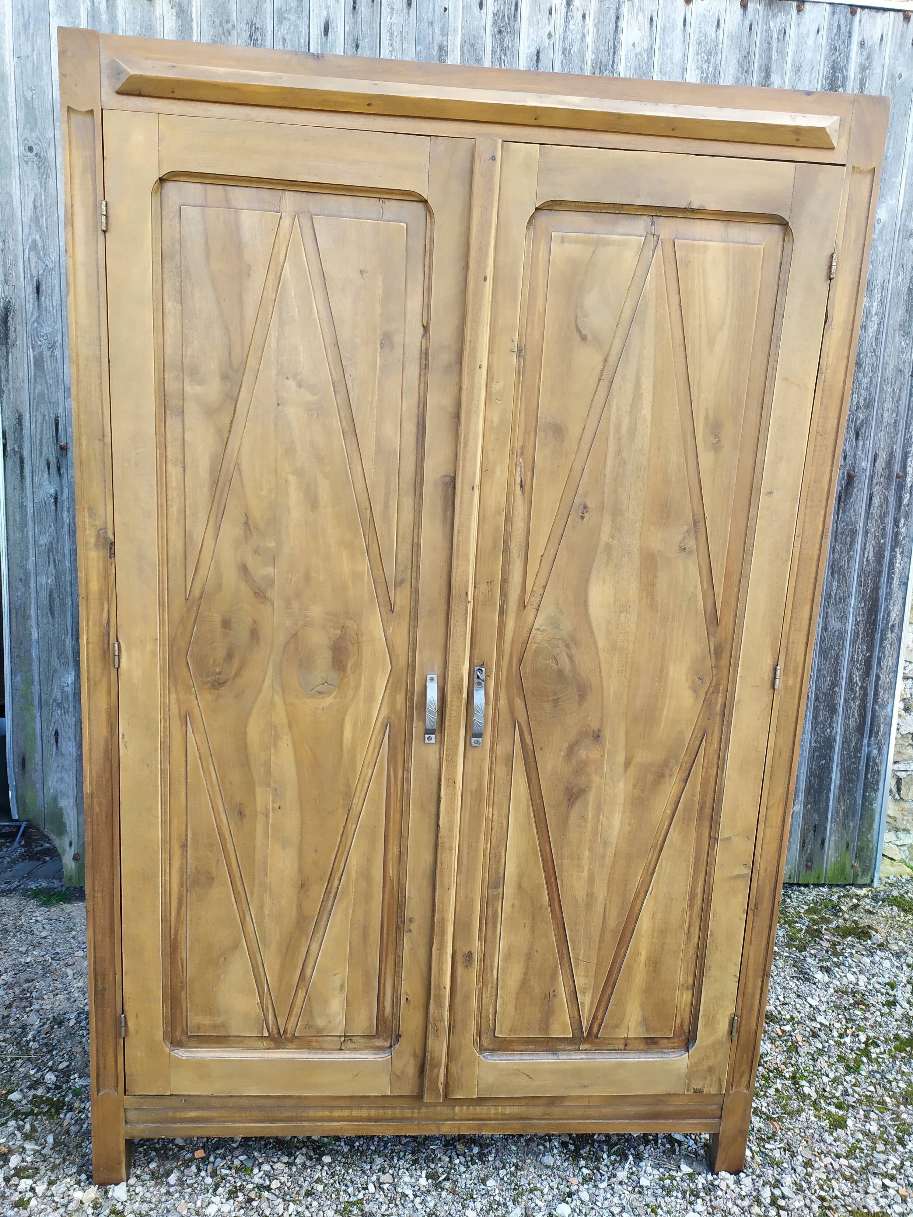 2-door cabinet