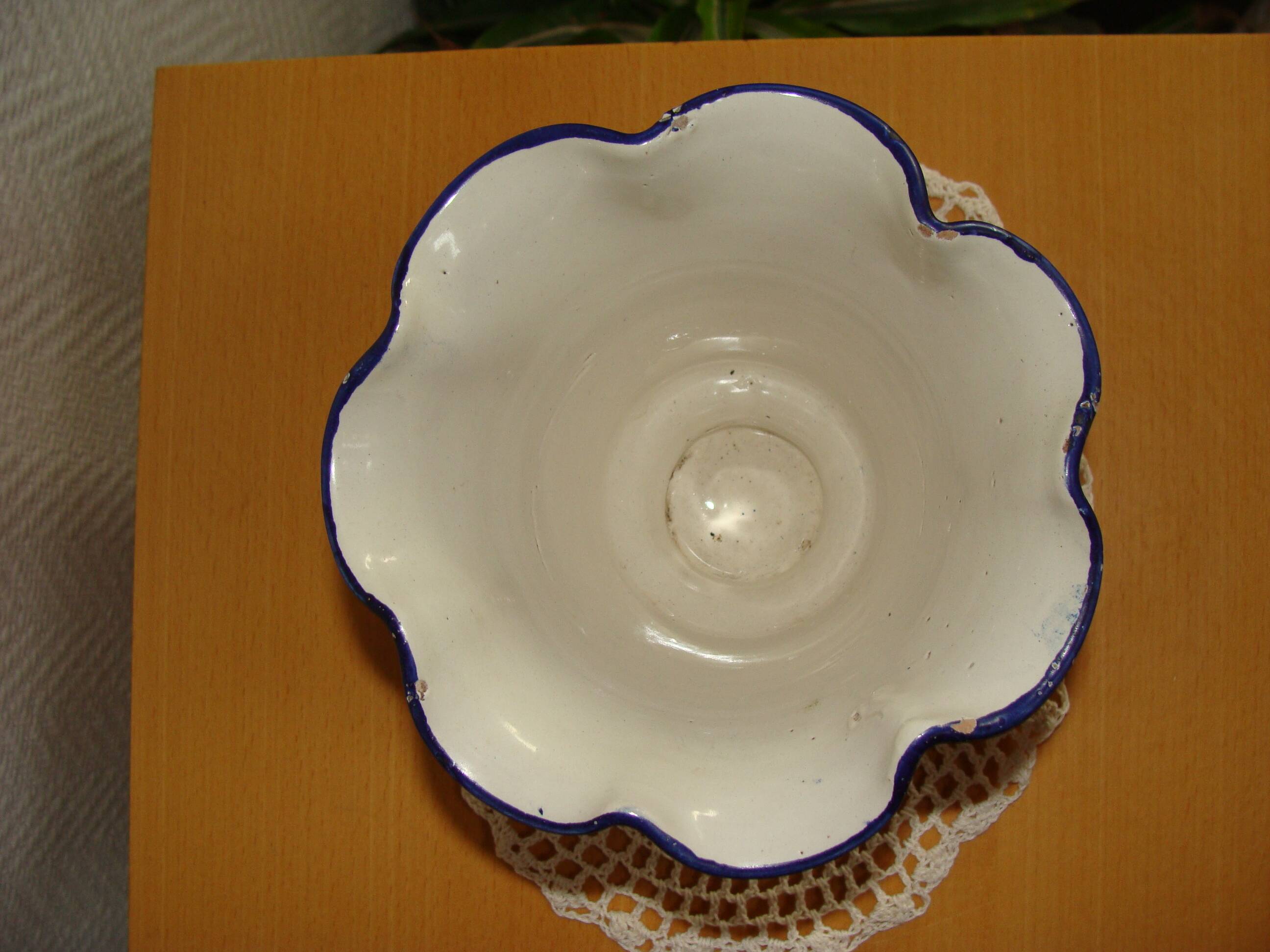 Vintage Italian tulip vase